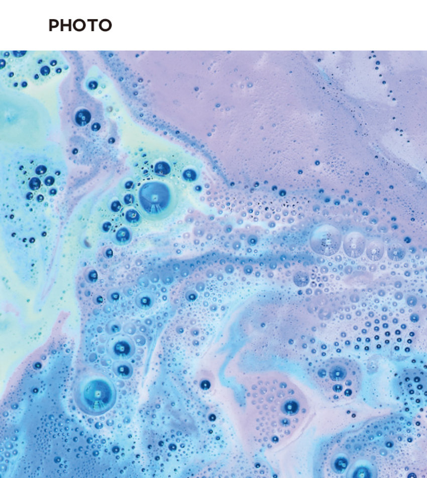 버블파우더 라이트블루 향 ₩3,000 포근하게 시원한 라이트 블루향 가루 거품입욕제 #핸드 에이드 업 #나만의 힐링타임

라이트 블루 향 가루형 거품 입욕제 시원상쾌한 파우더리 향 천연유래 계면활성제 / 최소한의 성분사용 / 핸드메이드

1. 2. 3. 
4. 
욕조에 미온수를 입욕제를 샤워기로 
입욕 후, 깨끗한 
채웁니다. 투입합니다. 거품을 만듭니다. 
물로 행굽니다. 
*욕조에 다량 투입시, 잔여물이 남을 수 있습니다. 
*수제 상품 특성상 상품간의 색상차이가 존재할 수 있습니다. 
*입욕 환경(수량, 욕조크기)에 따라 적절한 량의 파우더를 사용해 주세요. 

(전성분) 소듐바이카보네이트, 시트릭애씨드, 소듐코코일이세티오네이트, 
라우라미도프로필베타인, 글리세린, 울트라마린, 향료 

(사용 시 주의 사항) 1.화장품 사용시 또는 사용 후 직사광선에 의하여 
사용 부위에 붉은 반점, 부어오름 또는 가려움증 등의 이상이나 부작용이 
있는 경우 전문의 등과 상담할 것. 2.상처가 있는 부위 등에는 사용을 
자제할 것 3.보관 및 취급시의 주의 사항 가) 어린이의 손이 닿지 않는 
곳에 보관할 것 나) 직사광선을 피해서 보관할 것 

본 제품에 이상이 있을 경우 공정거래위원회고시 
소비자분쟁해결기준에 따라 보상해 드립니다. 

(사용방법) 수조에 미온수를 1/4 정도 받은 후 본 입욕제를 투입. 
수도꼭지나 샤워기를 틀어 풍성한 거품을 만든 후 입욕. 입욕 후 
깨끗한 물로 헹굼. 

QR 스캔으로 
사용 모습 확인 
*해당 이미지는 연출된 이미지로 본 상품과 상이할 수 있습니다.SIZE 

두근하게 시원한 라이트 블루향 가루 거품입욕제 
BATH POWDER 
LIGHT FLUE 
라이트 블루탕 거품입목제 19.5cm 
300g 
12.8cm 

제품의 사이즈는 재는 방법에 따라 약간의 오차가 있을 수 있으며, 
I 
제품 색상은 모니터의 설정에 따라 차이가 있을 수 있습니다. 

(제조 및 책임판매업자) (주)사부코리아 / 경기도 김포시 
양촌읍 양곡4로 163 3층 / 02-1522-8551 

(제조번호 및 사용기한) 
제품 포장에 별도 표시 

(품명) 버블파우더(라이트블루향)300G 
(품번) 1021470 
(중량) 300g 제조번 호: DSBPLB0118 
Made in Korea