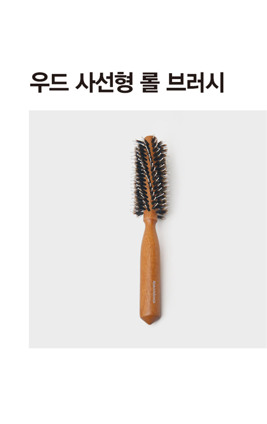 우드 사선형 롤 브러시
사이즈: 24cm atterned 4.5cm
품번: 1017579
품명: 우드사선형롤브러시
재질: 마호가니. 나일론, 돈모
제조국: 인도네시아
수입원: (주)아성
서울시 강남구 남부순환로 2748 (도곡동)
판매원: (주)아성다이소 서울시 강남구 남부순환로 2748 (도곡동)
소비자상담실: 1522-4400
www.daiso.co.kr
반품 및 교환장소: 구입처 및 판매원
본 제품은 공정거래위원회 고시 소비자 분쟁 해결기준에 의거 교환 또는 보상받을 수 있습니다.