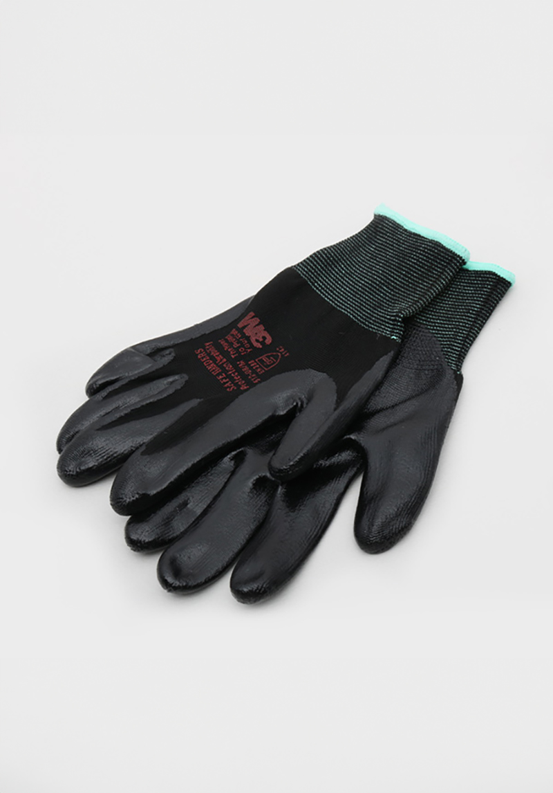 Универсальные защитные перчатки 3M SafeGrip M