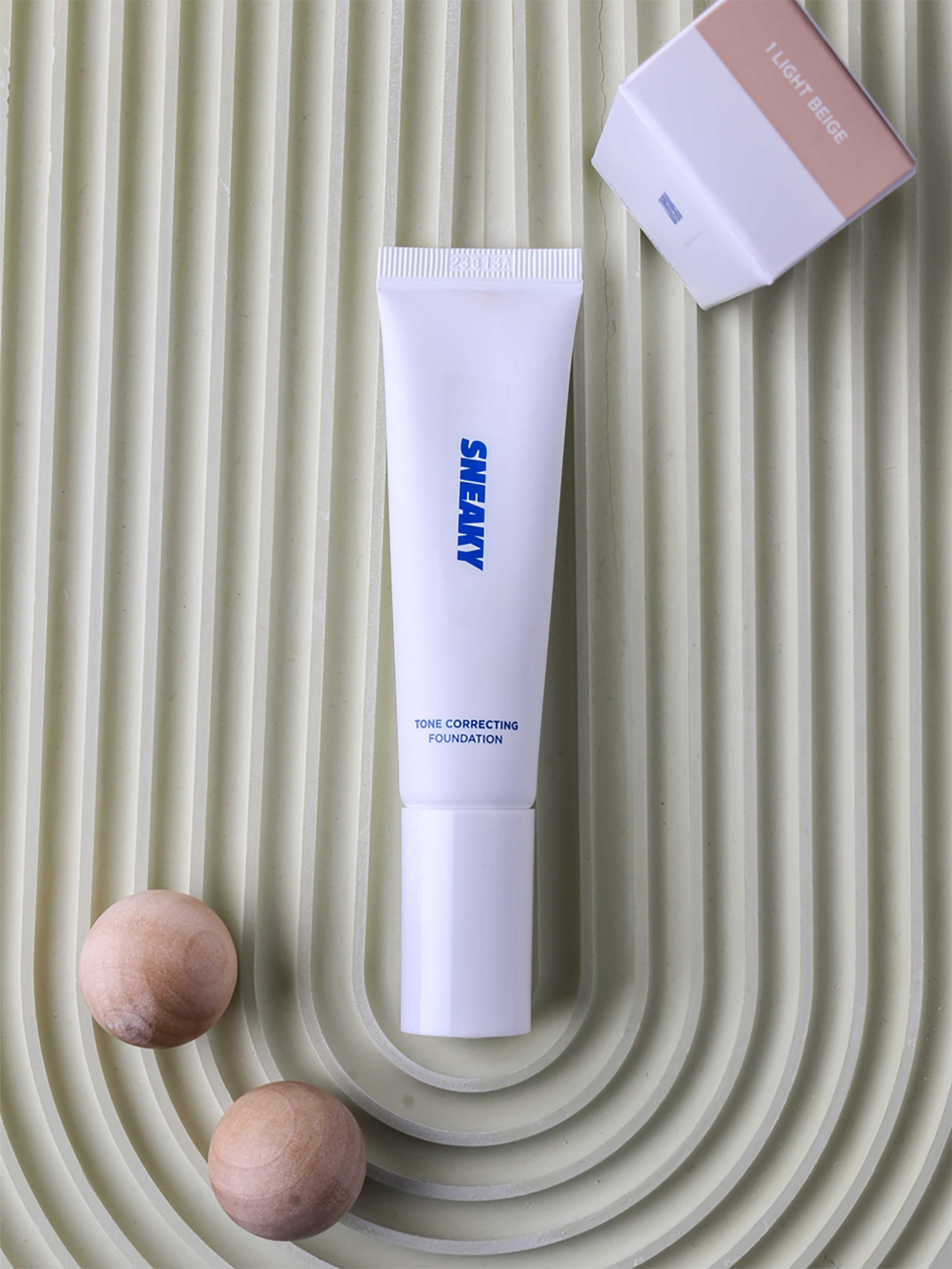 다이소 스니키 톤보정 파운데이션 30 ml 라이트 베이지