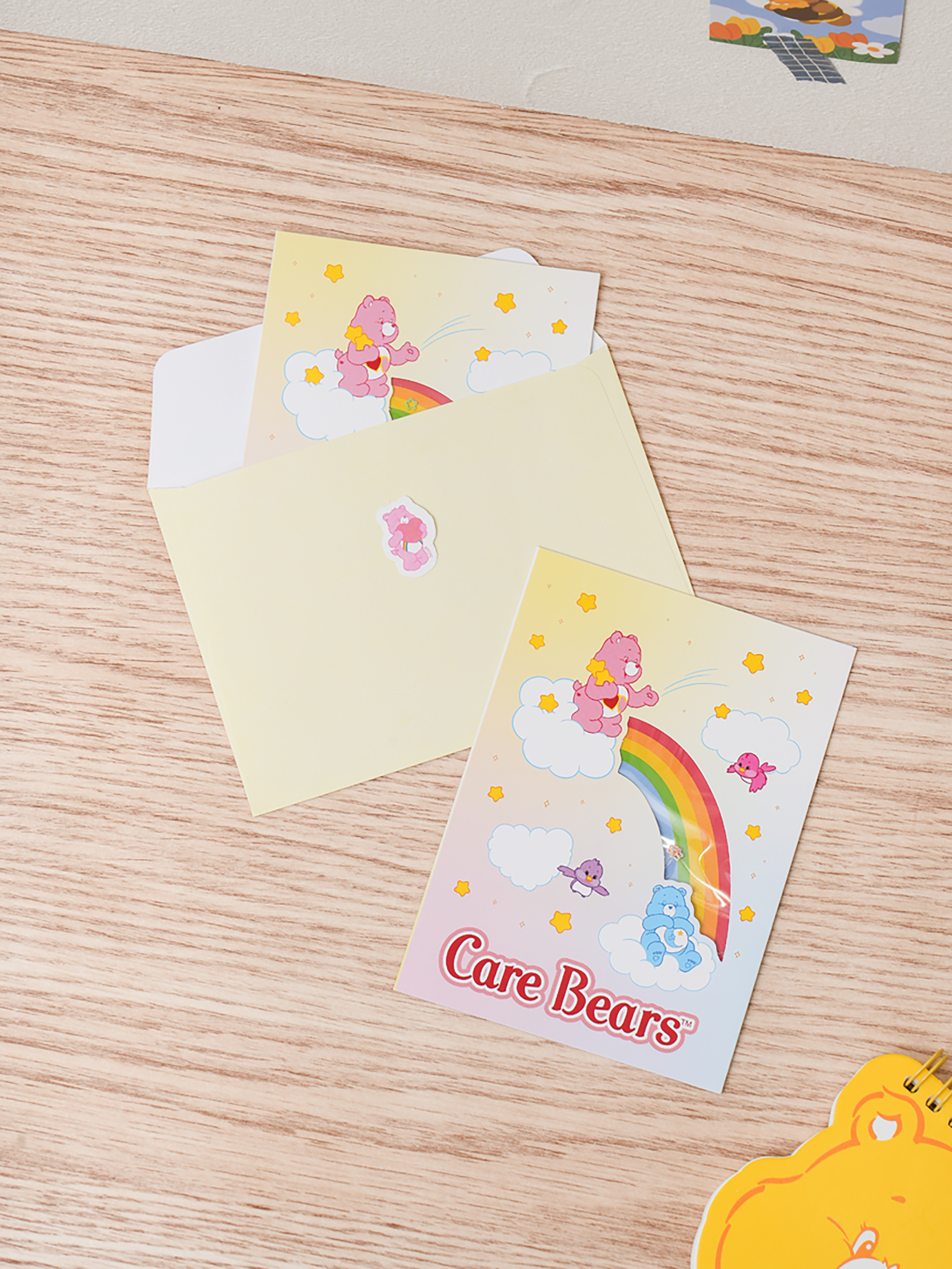 Блестящая карточка Care Bears с бисером желтая