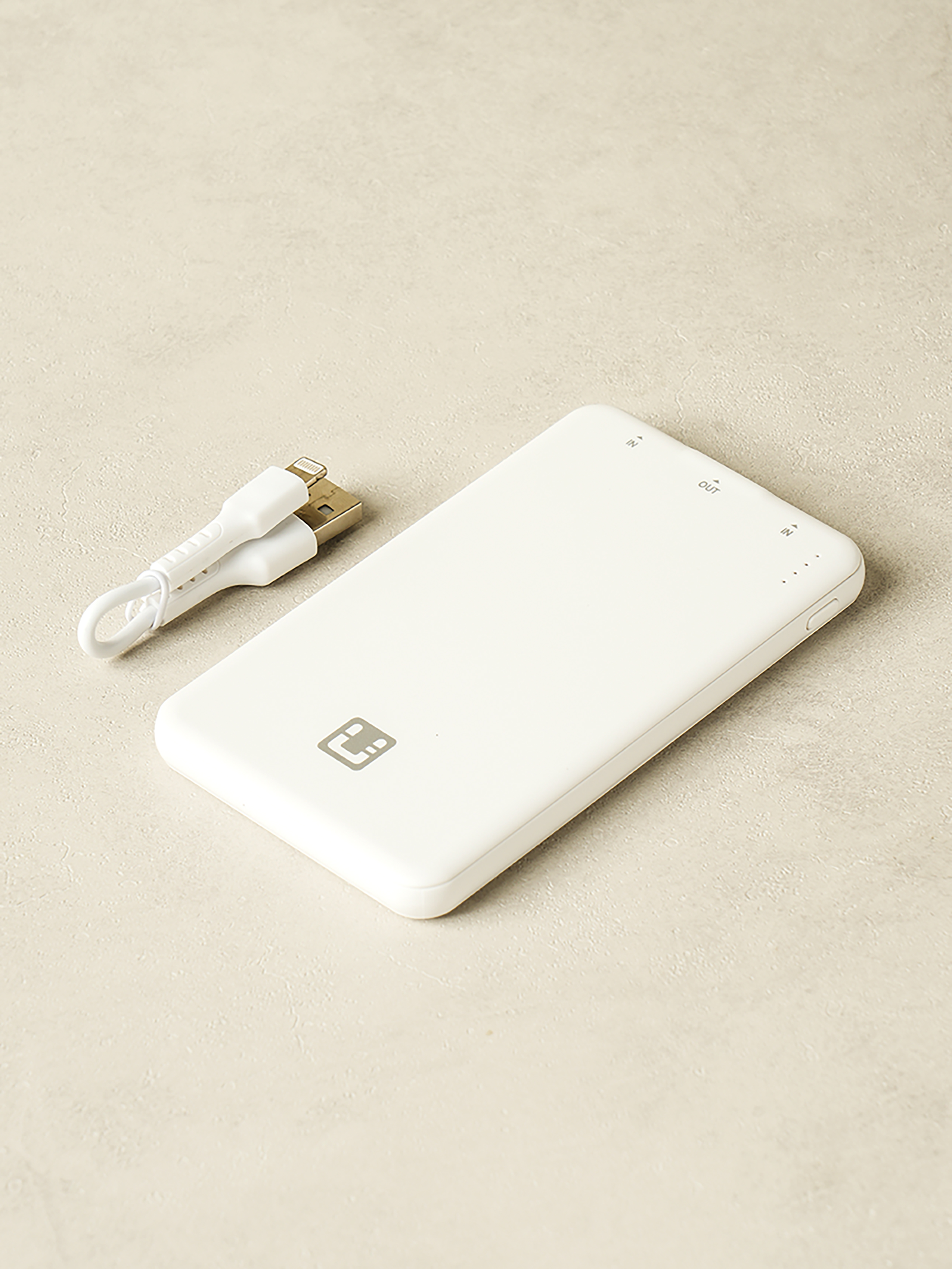 슬림핏 보조배터리 5000mAh 8핀 케이블 포함