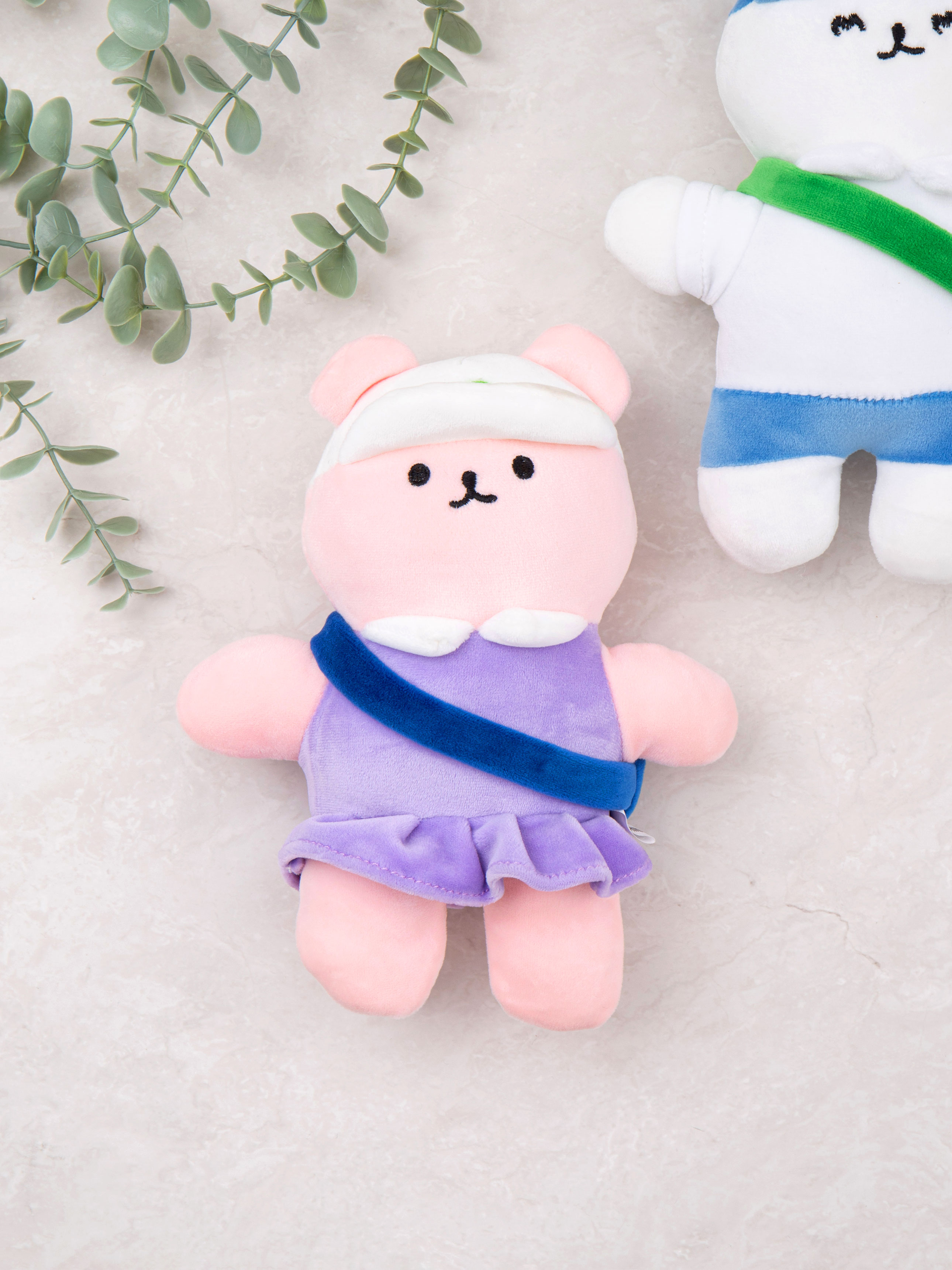 가방 멘 테니스 인형