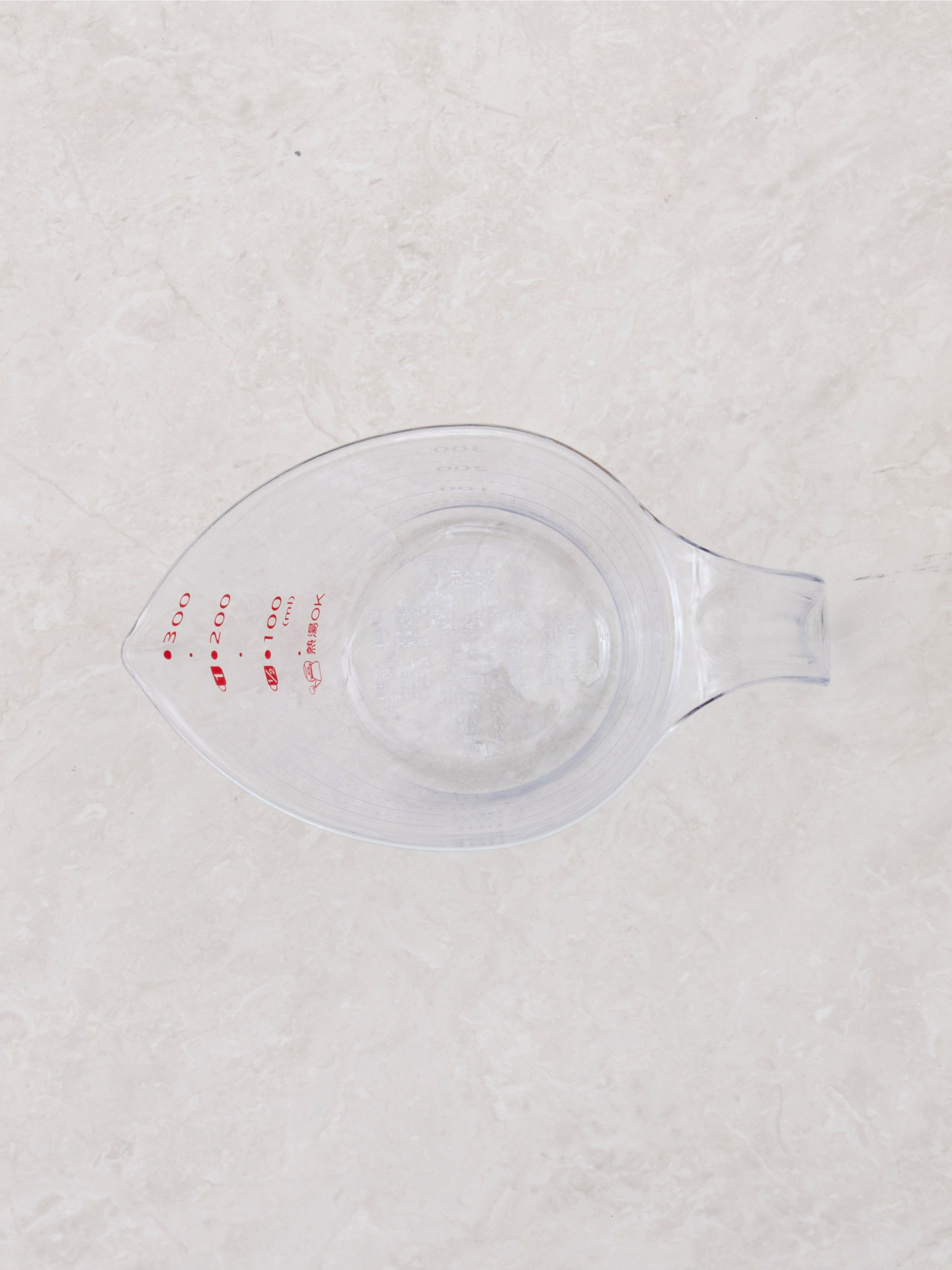 일본제 위에서도 눈금이 보이는 계량컵 300 ml
