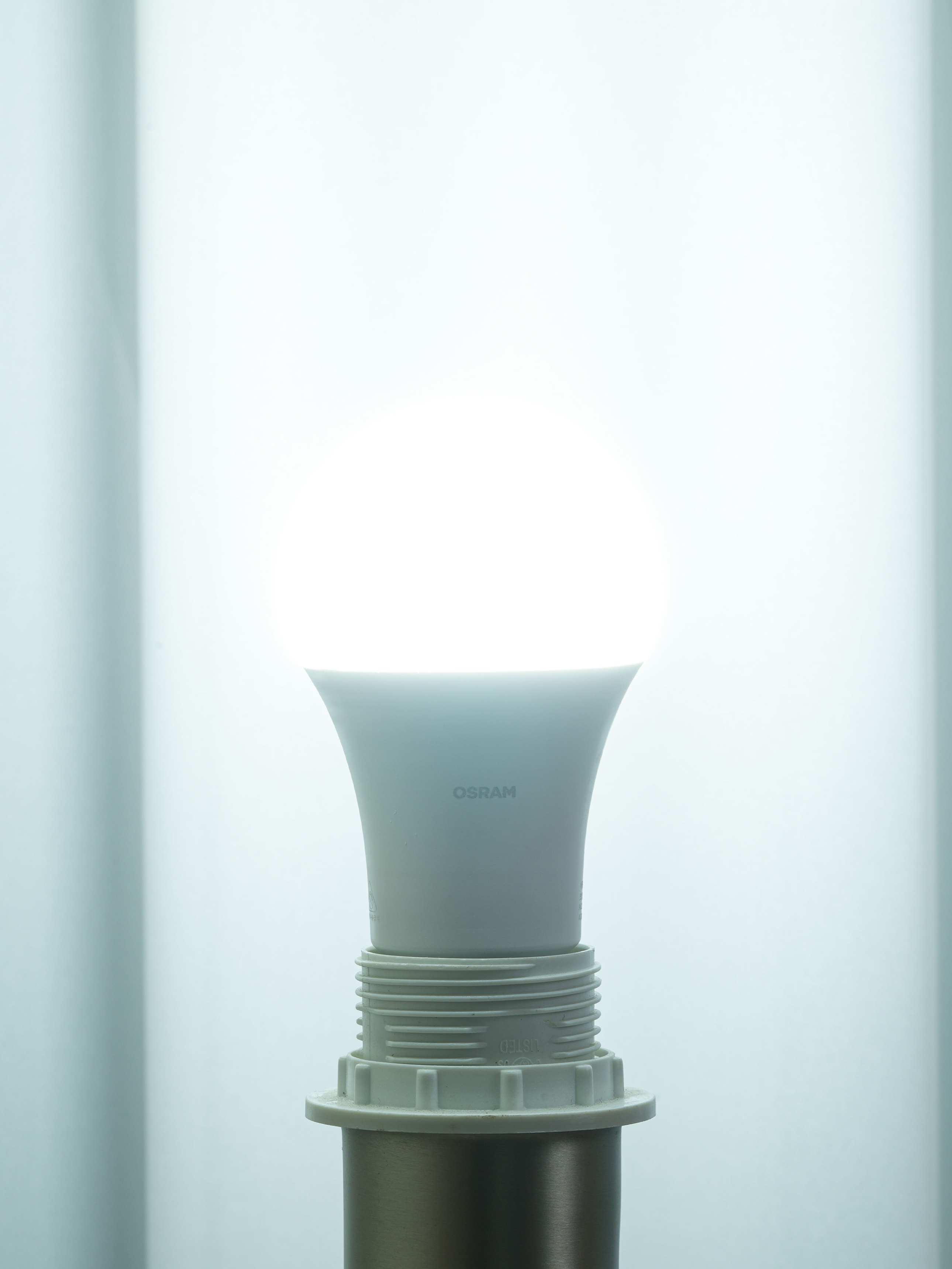 오스람 LED 전구 주광색 12 W