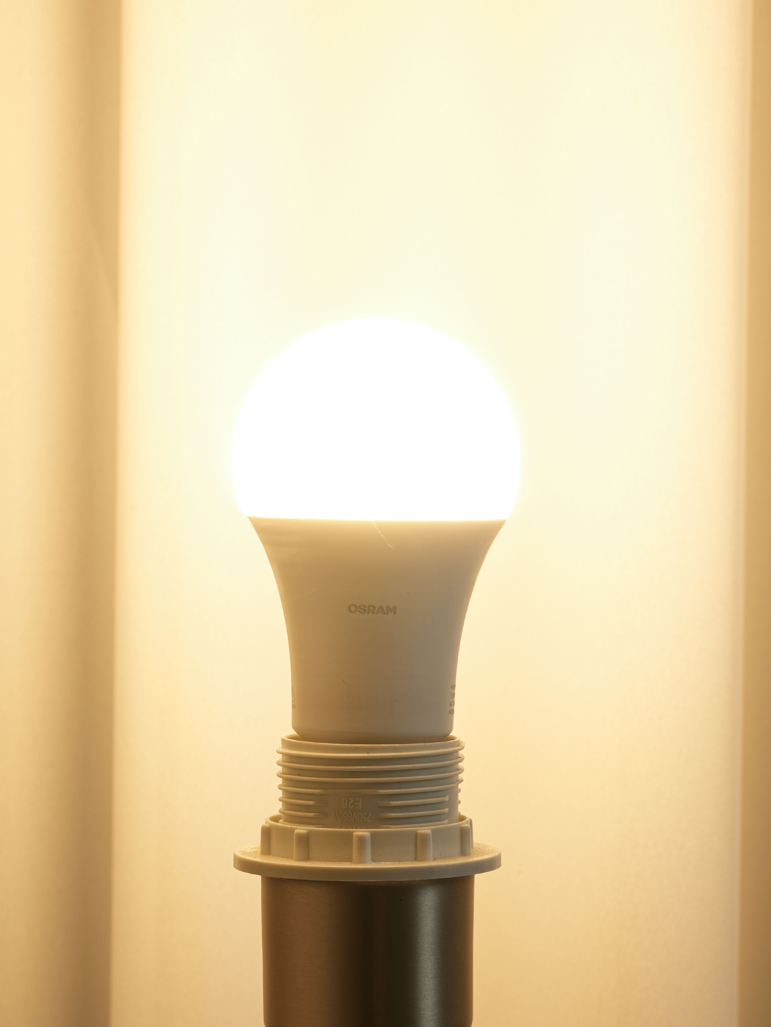 오스람 LED 전구 전구색 12 W