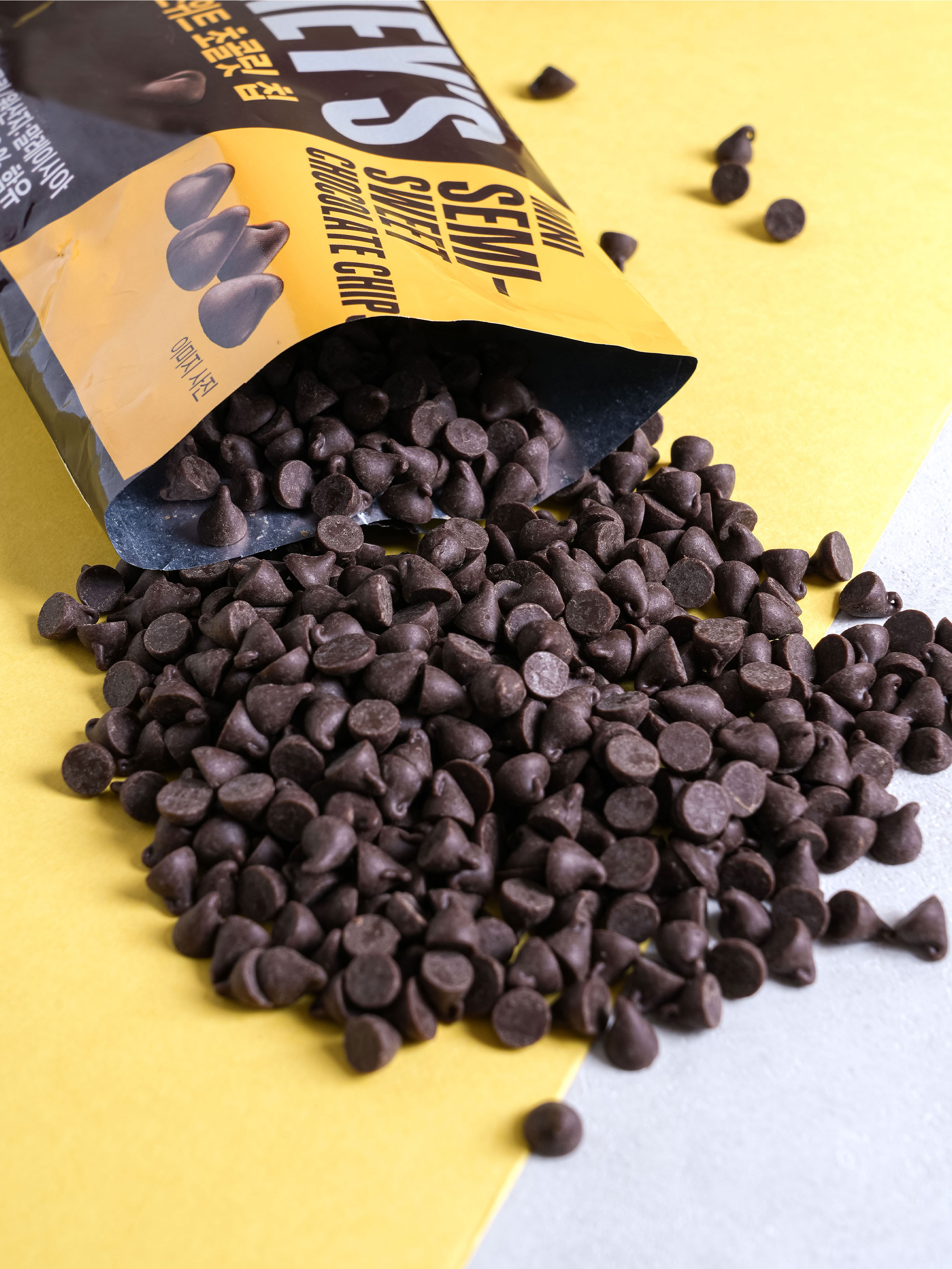 Шоколадные чипсы Hershey's полусладкие мини 80 г