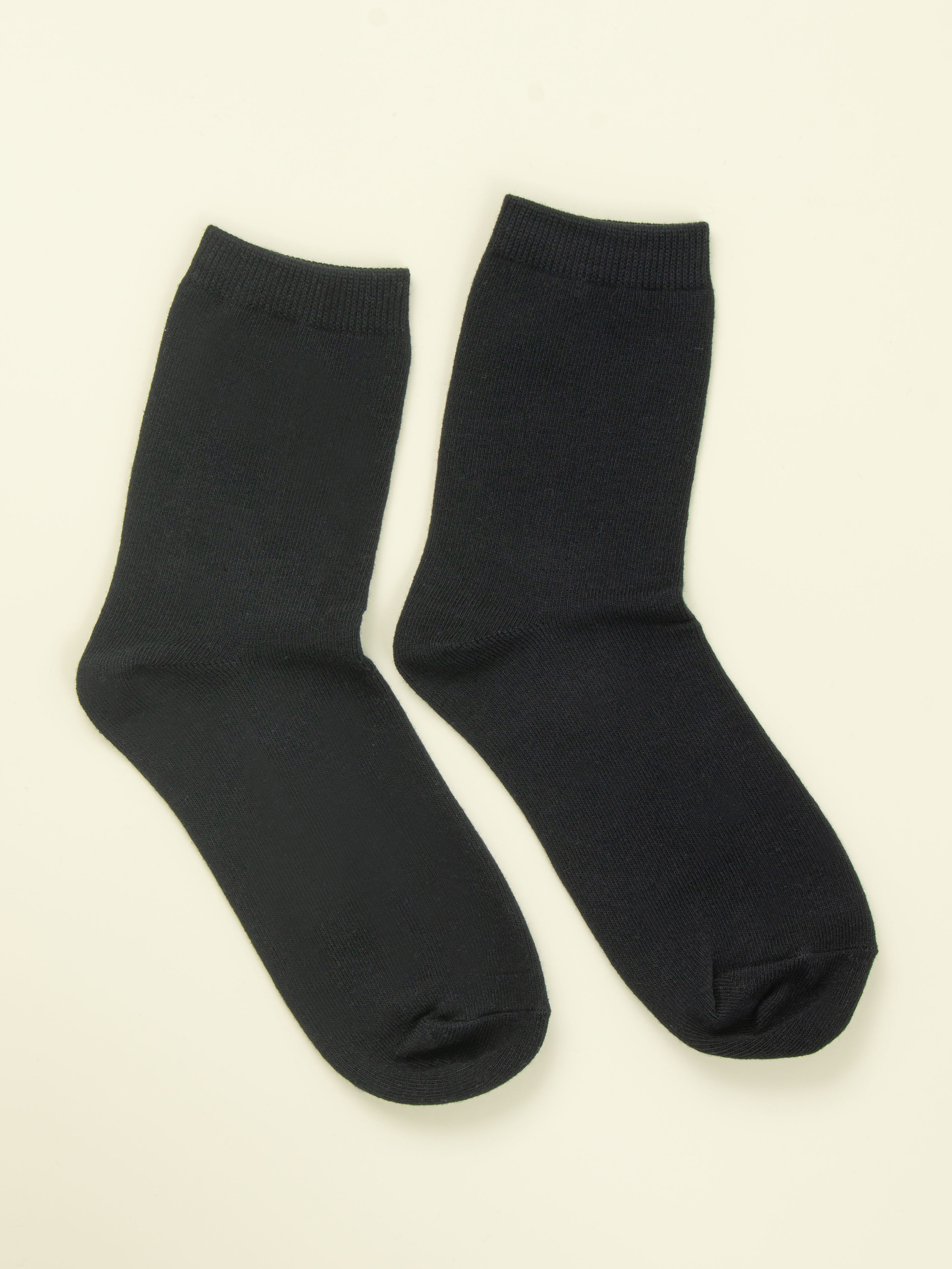Женские носки Kikiya Socks средней длины черные