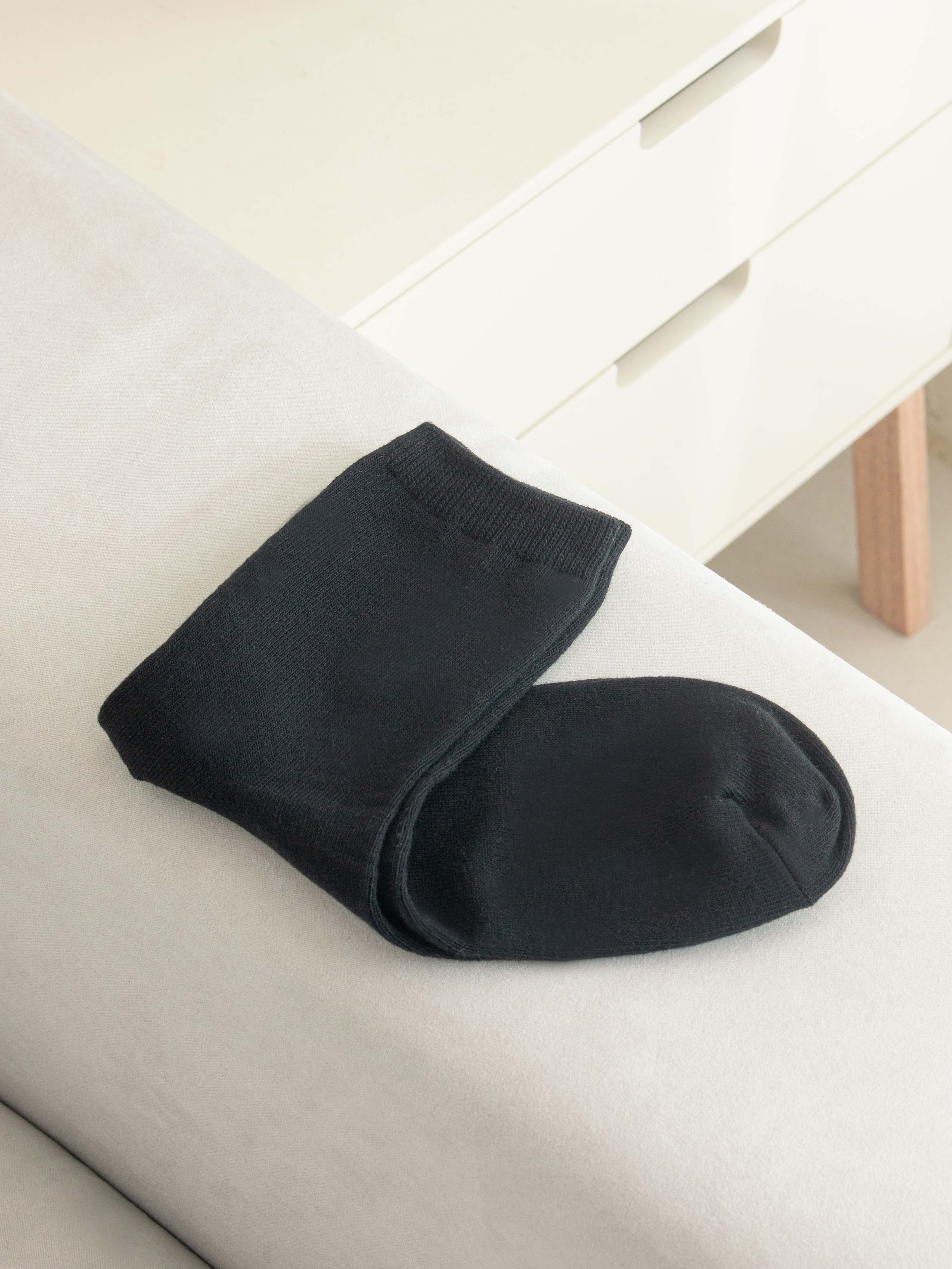 Женские носки Kikiya Socks средней длины черные