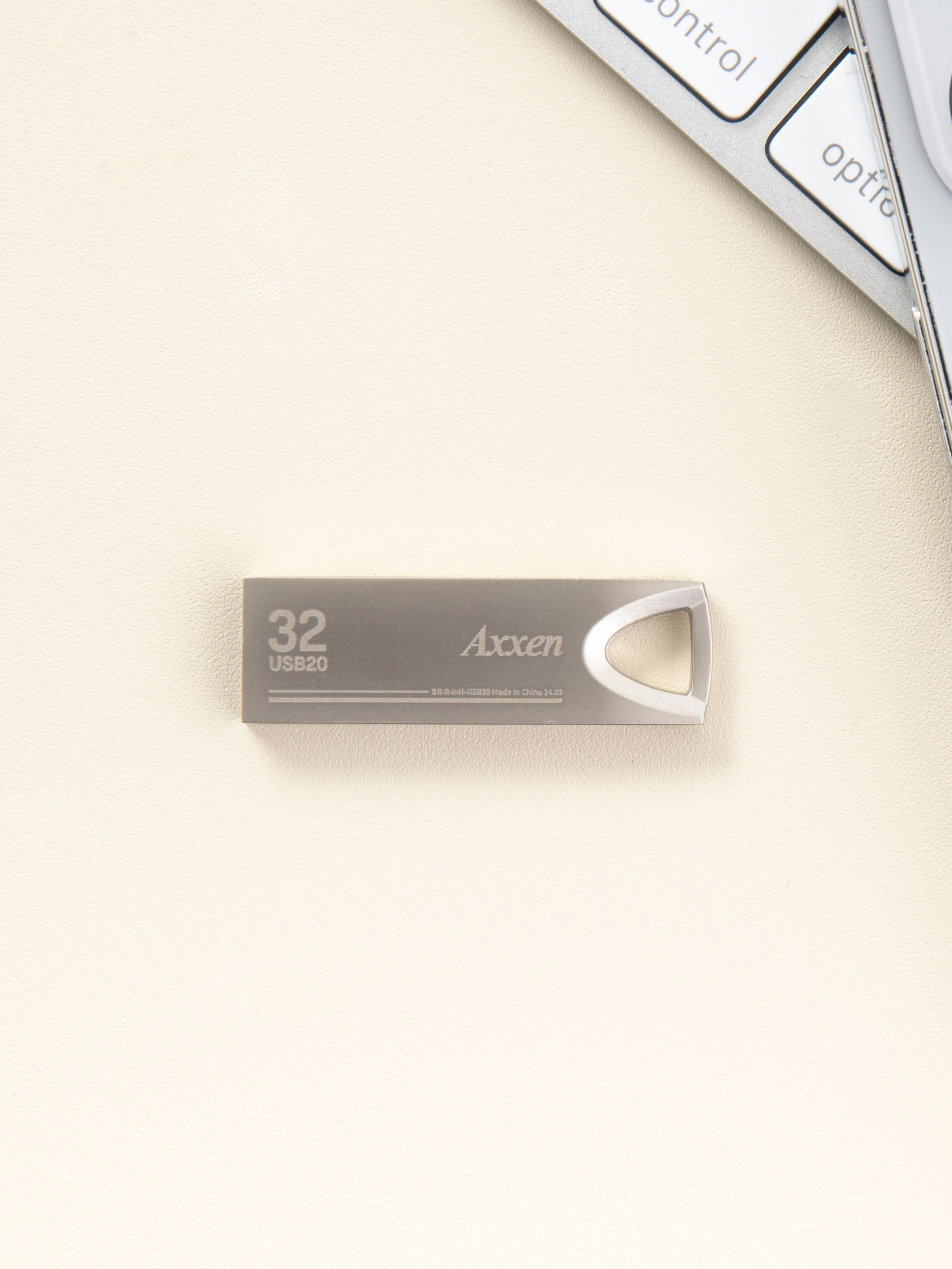 USB-флешка AXEN 32 GB