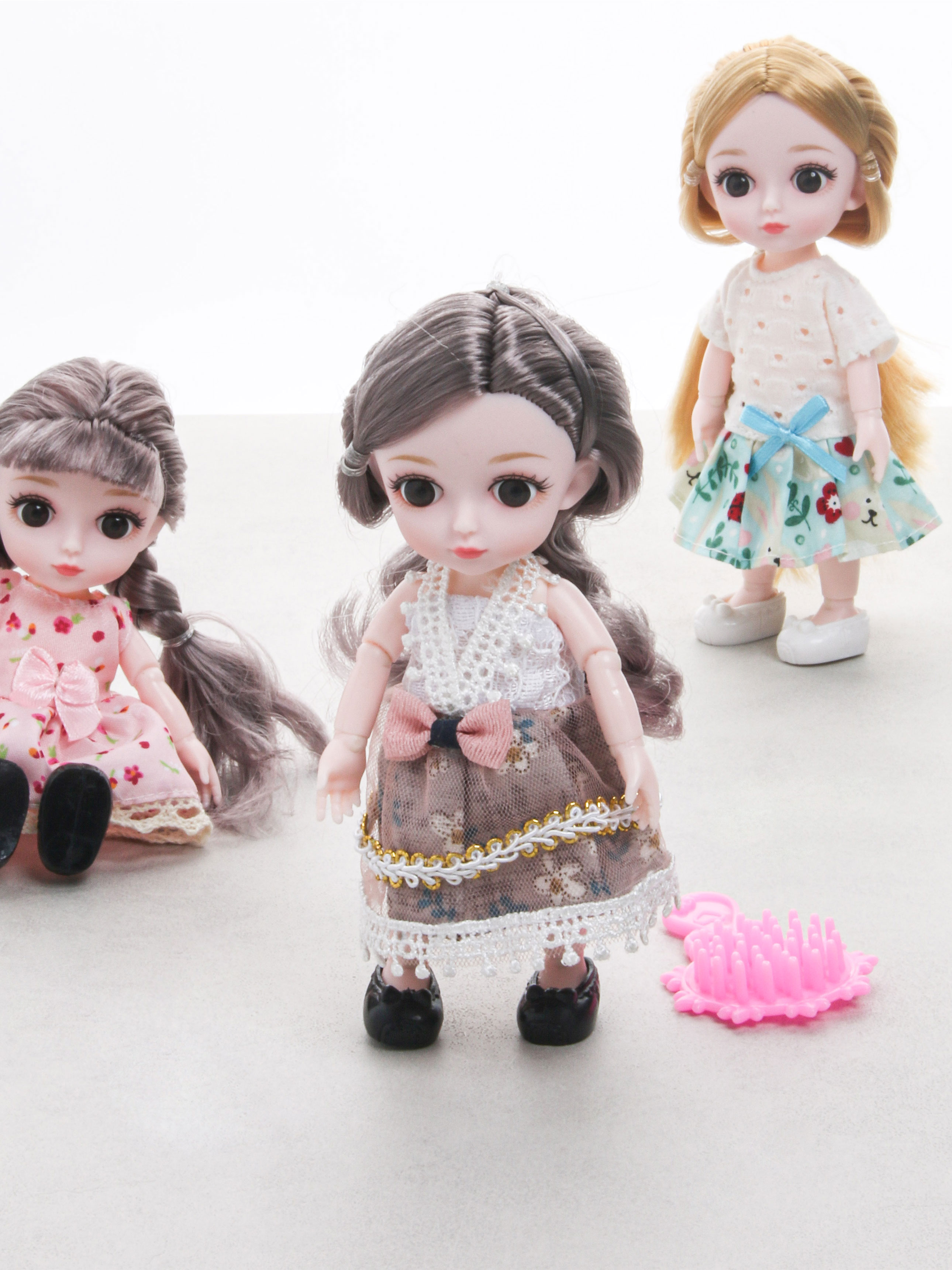 Шарнирная кукла Daisy Holiday