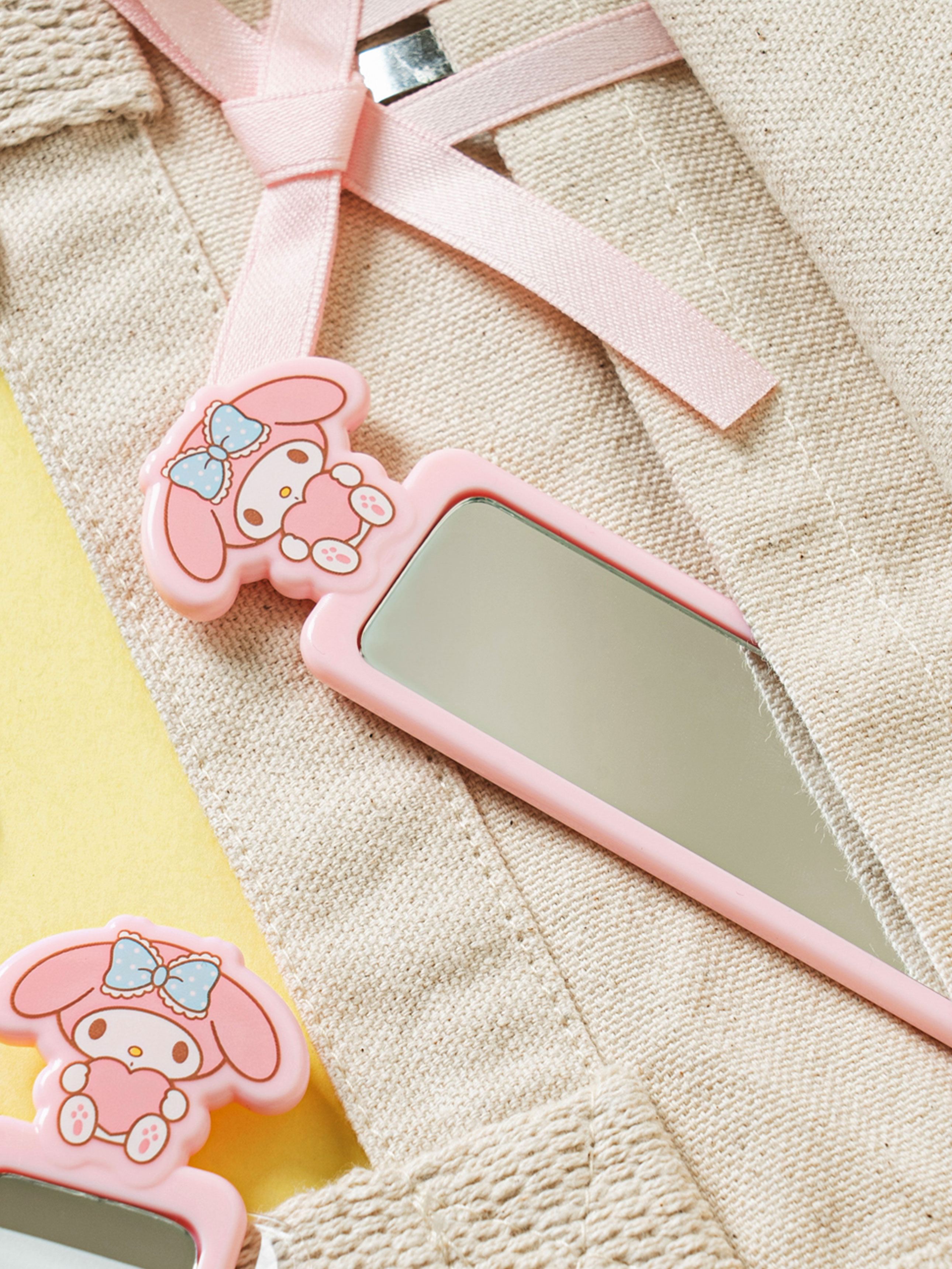 Зеркальце на ручке My Melody