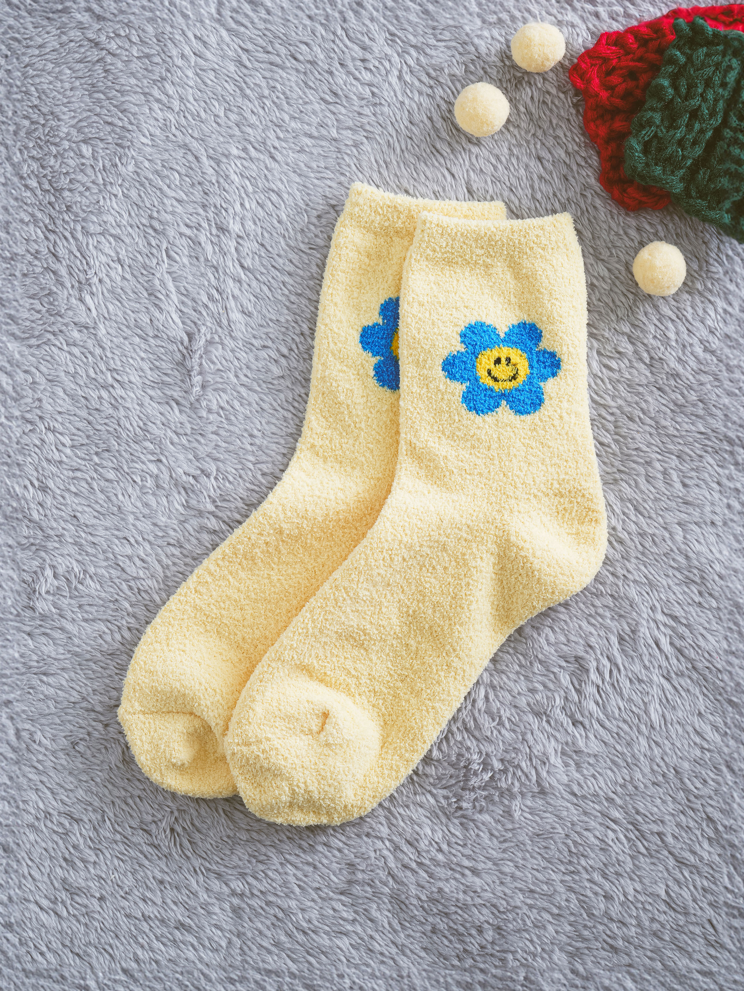 Пушистые носки Kikiya Socks Цветочки (желтый)