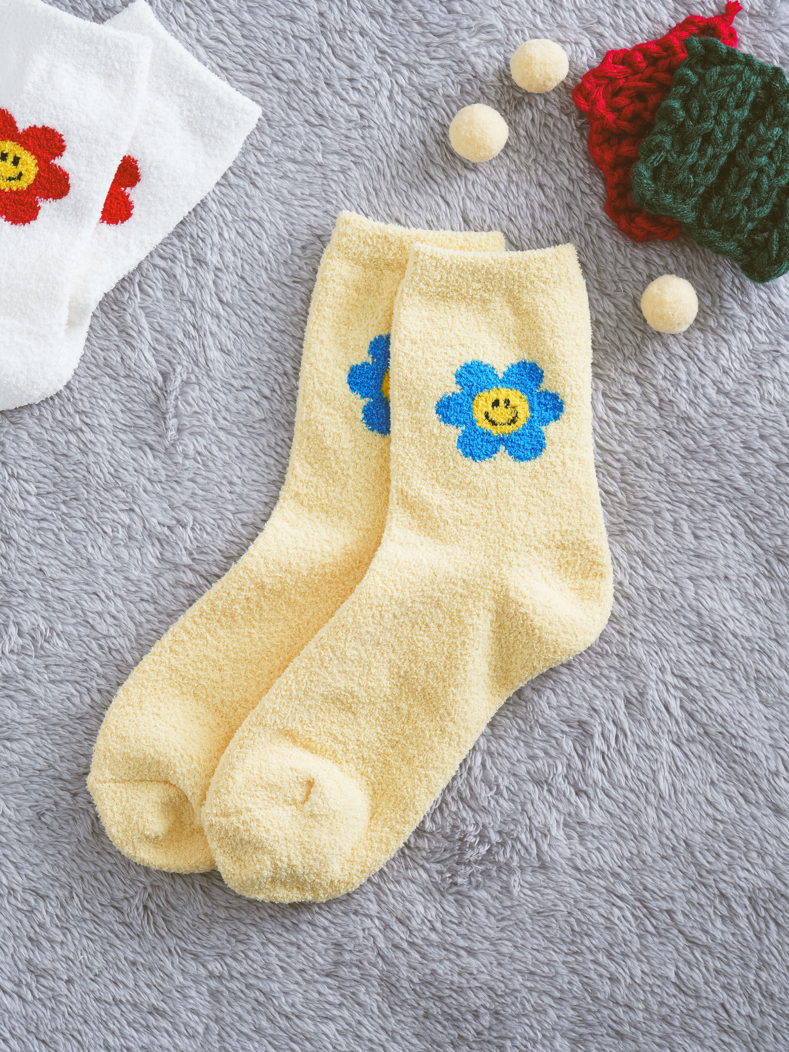Пушистые носки Kikiya Socks Цветочки (желтый)
