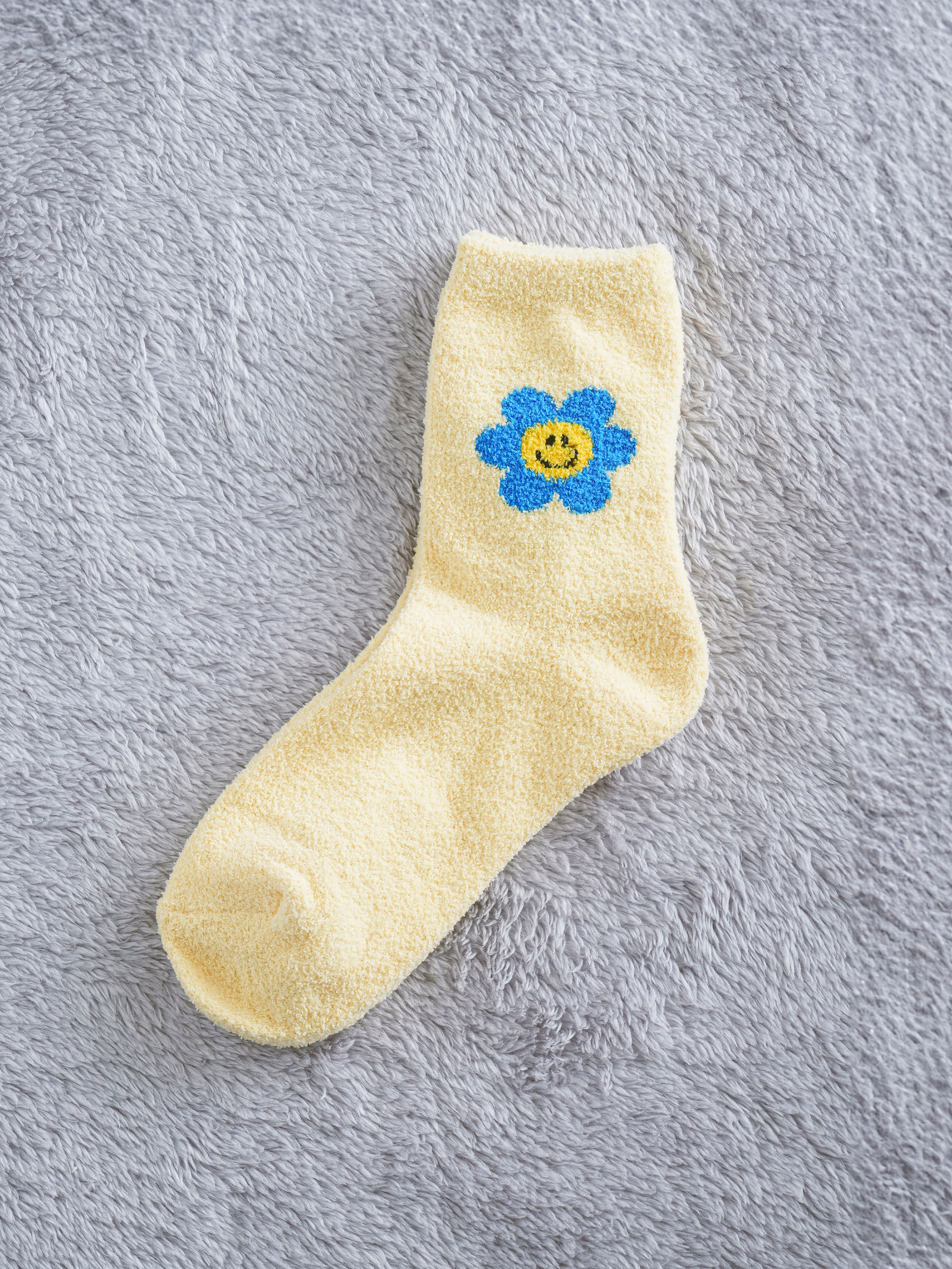 Пушистые носки Kikiya Socks Цветочки (желтый)