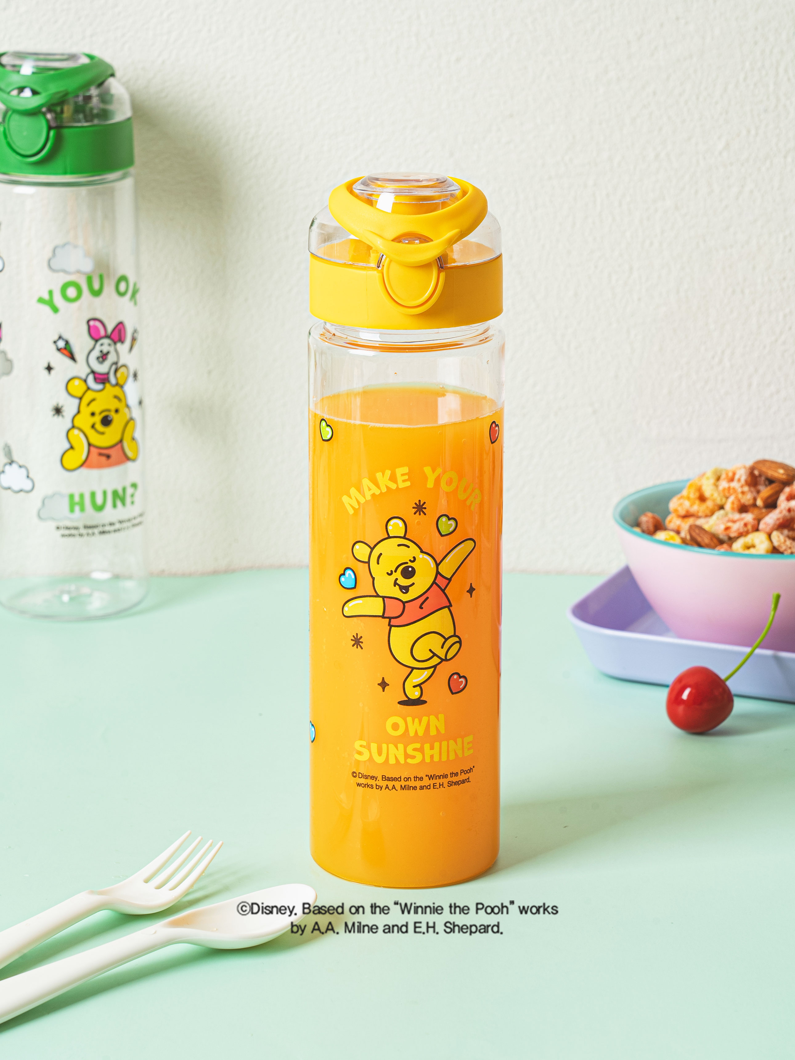 디즈니 위니더푸 트라이탄 원터치 물병 630 ml
