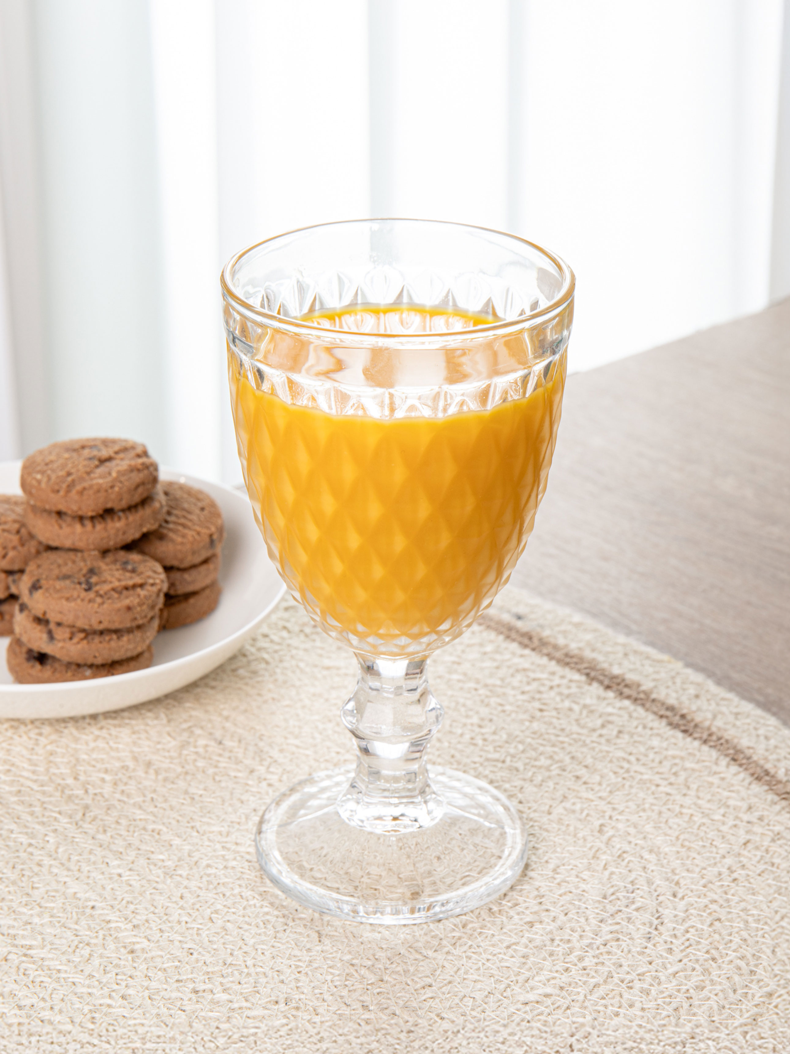 양각 문양 유리 와인잔 255 ml