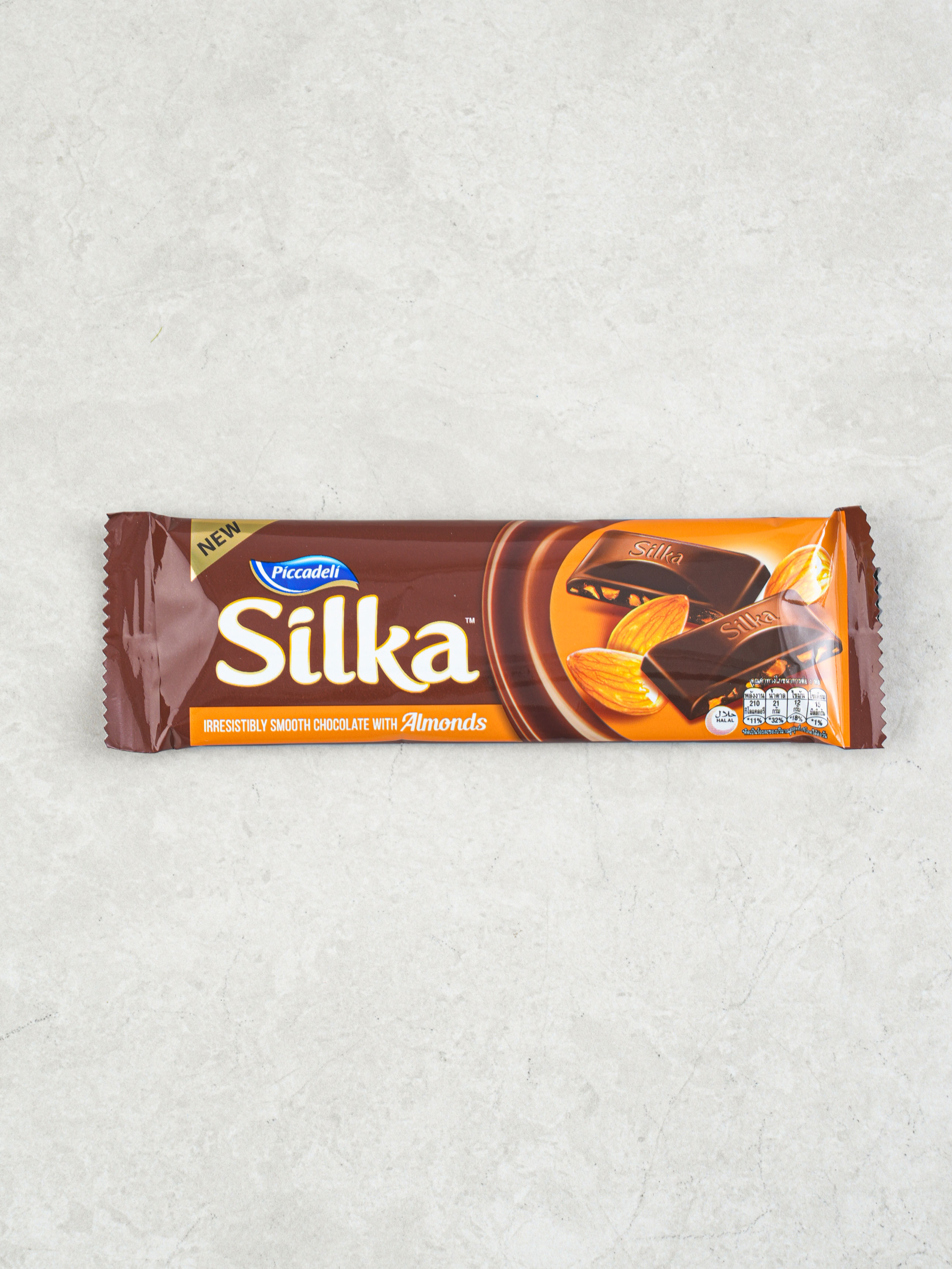 Шоколад Silka with Almonds 38 г