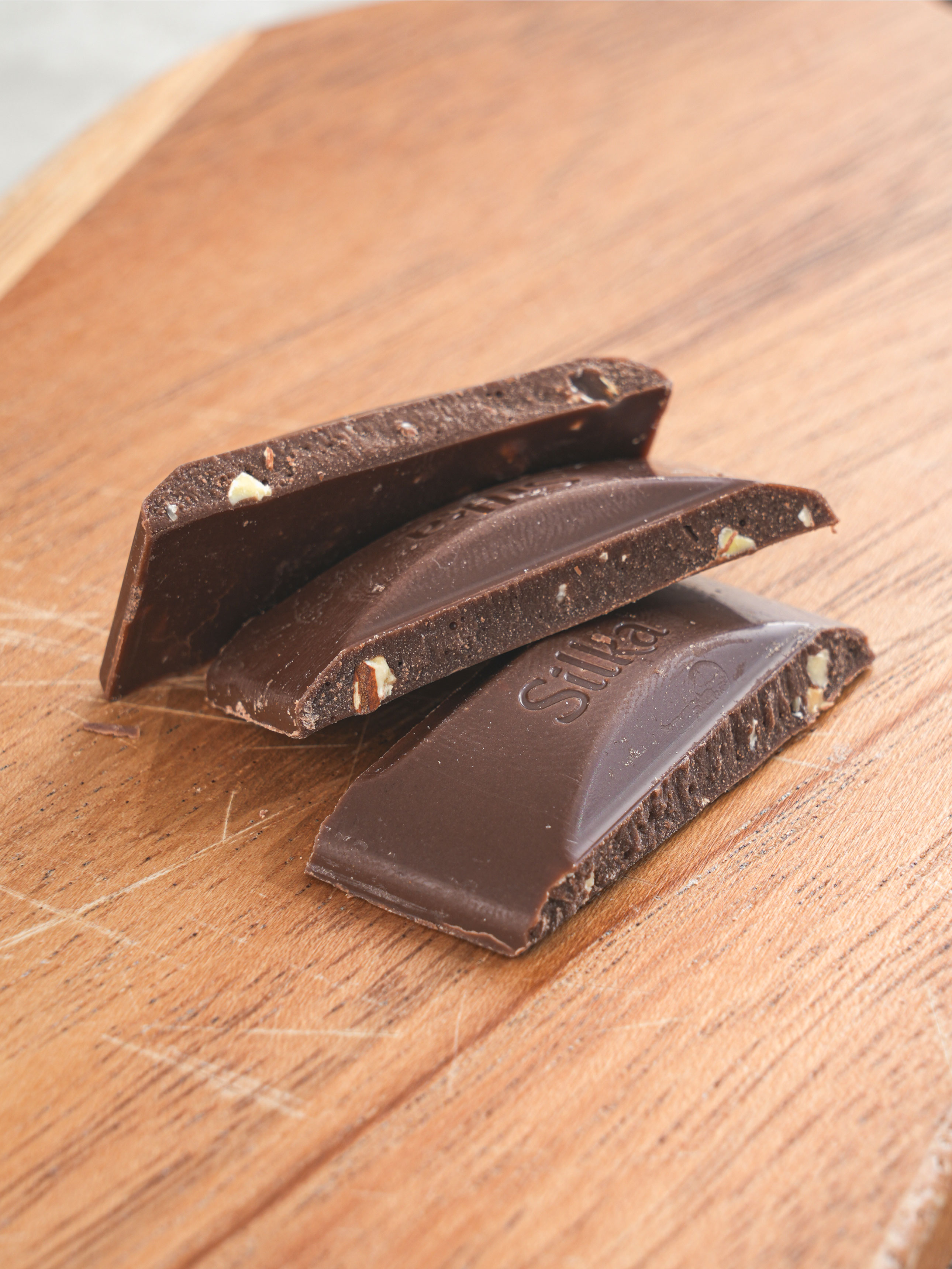 Шоколад Silka with Almonds 38 г