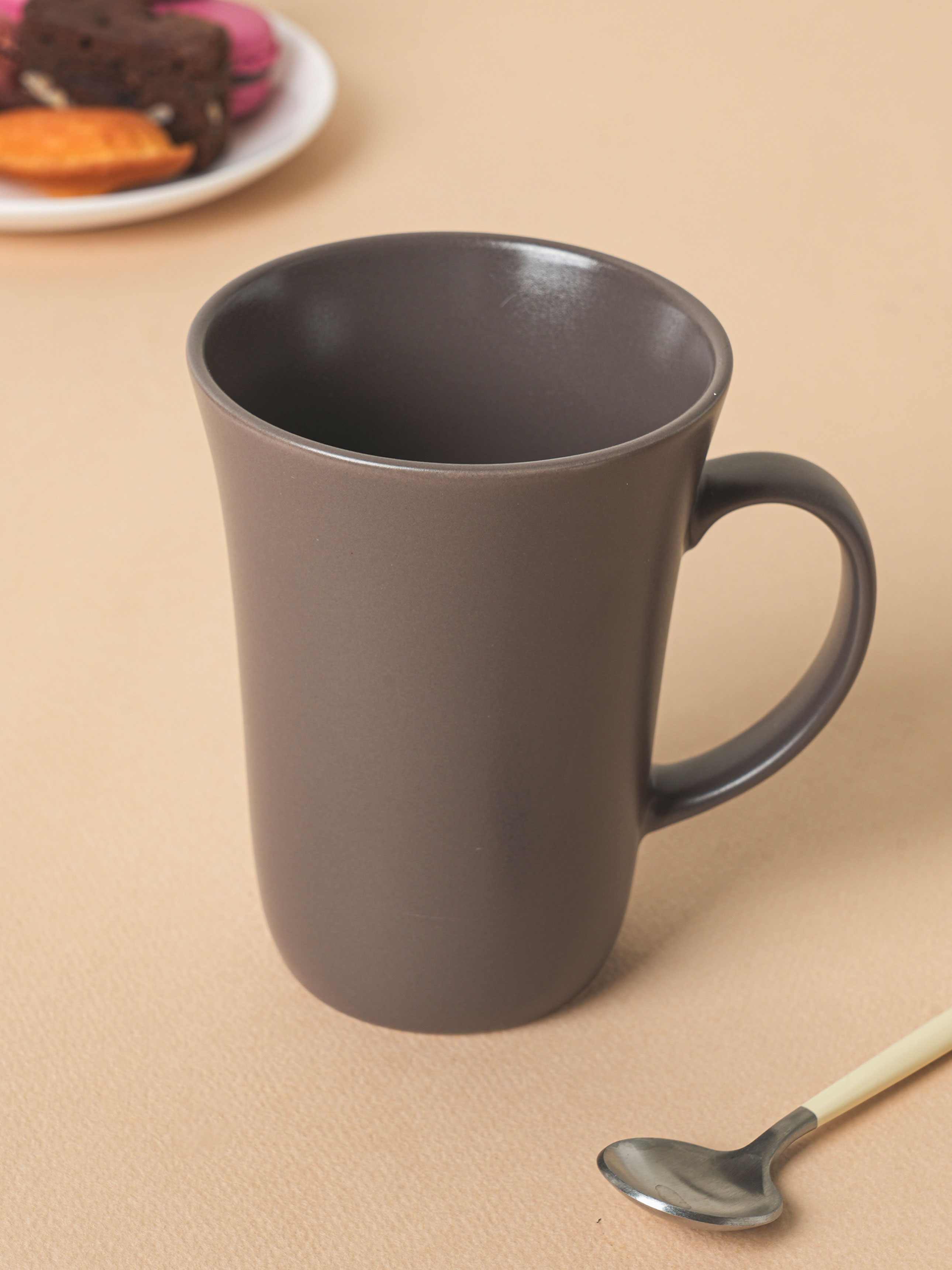 플레어형 롱 머그 370 ml 브라운