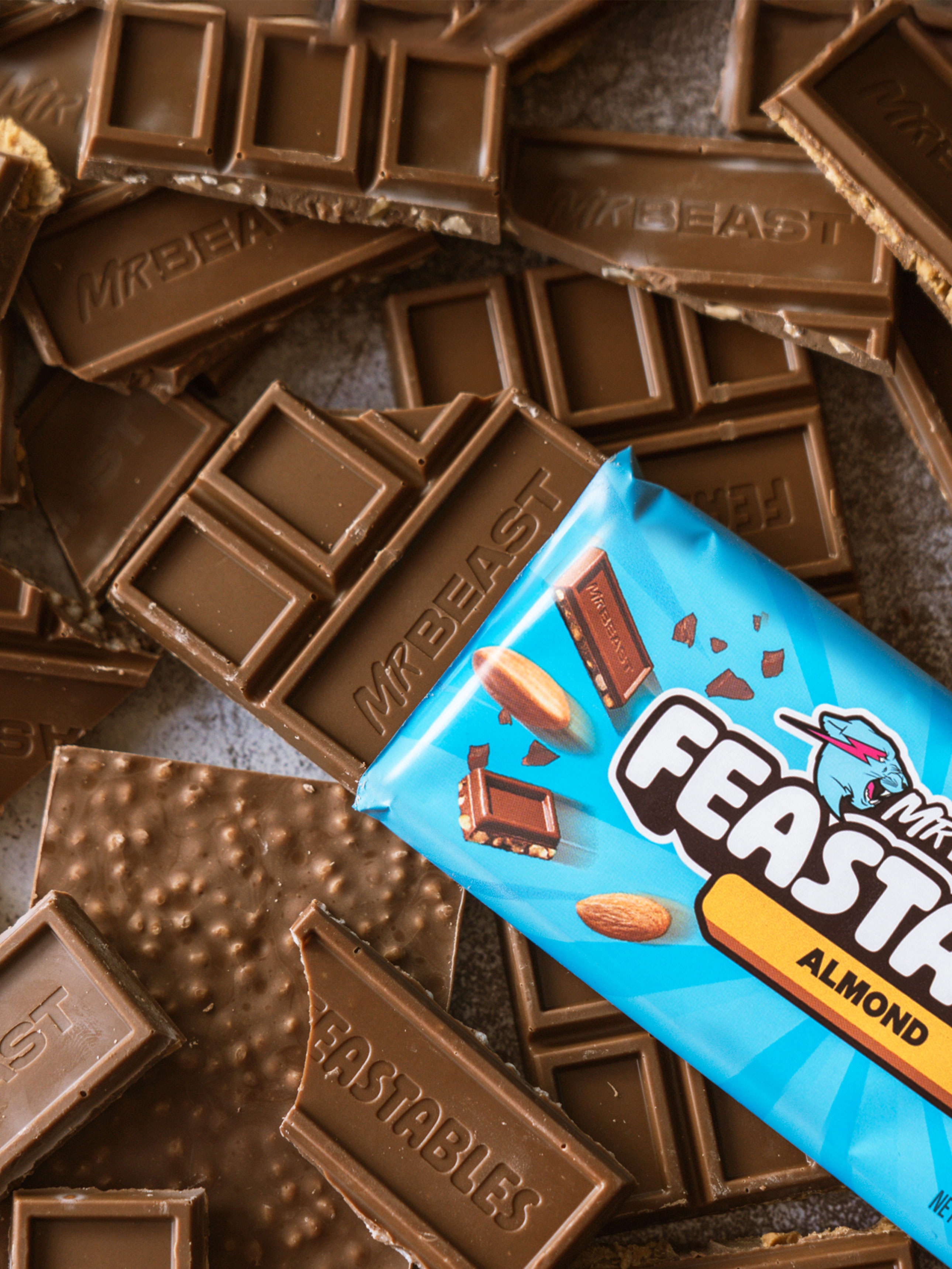 Шоколад с миндалем Feastables 60 г