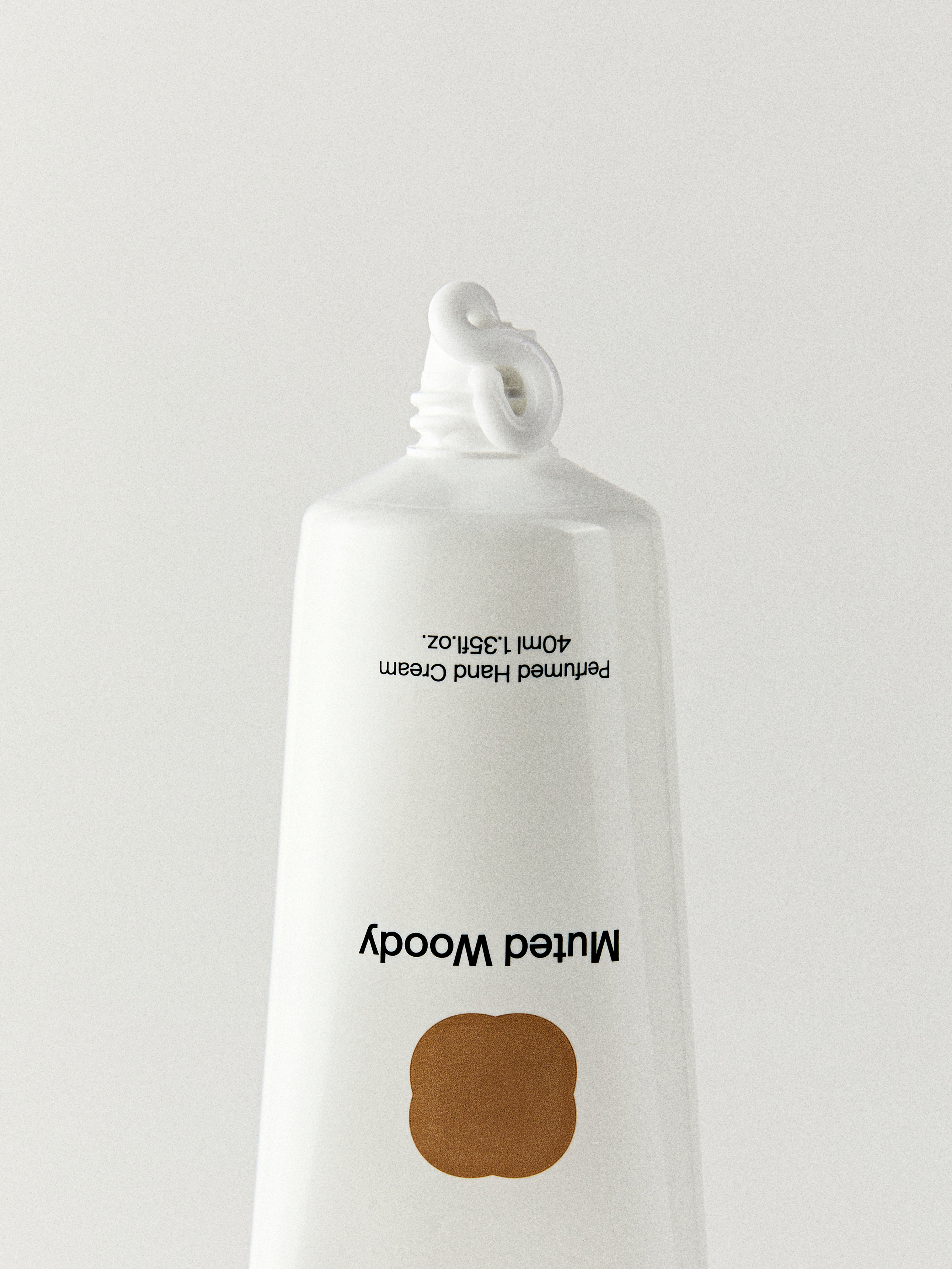 Крем для рук A'ddict Mellow Muted Woody 40 мл