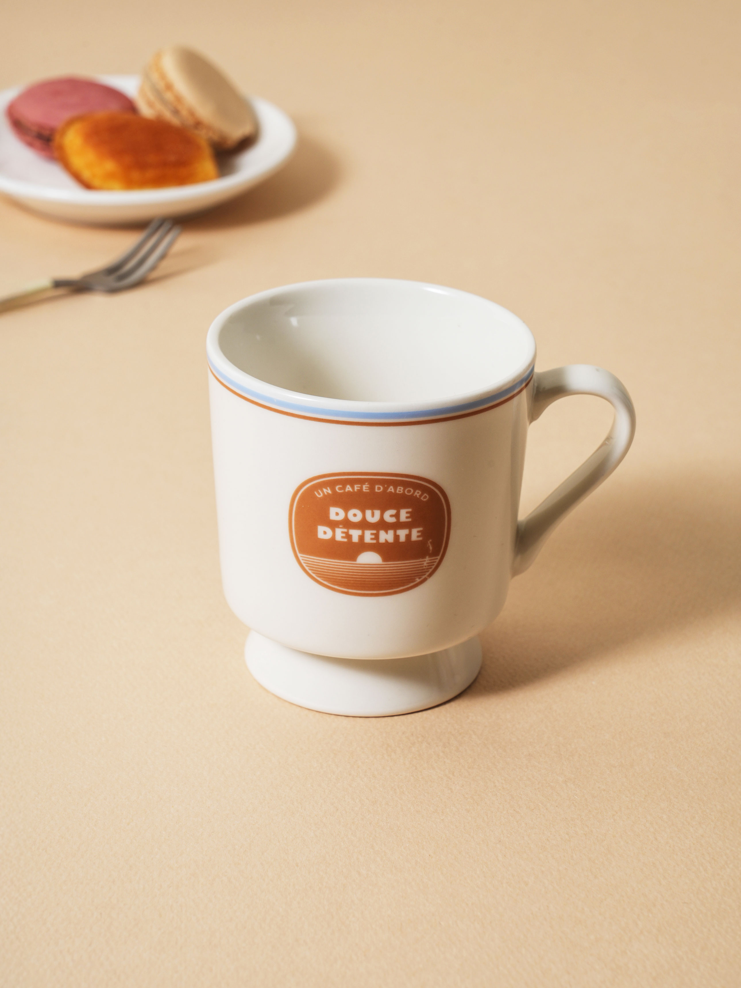 레트로 디자인 머그 230 ml 브라운