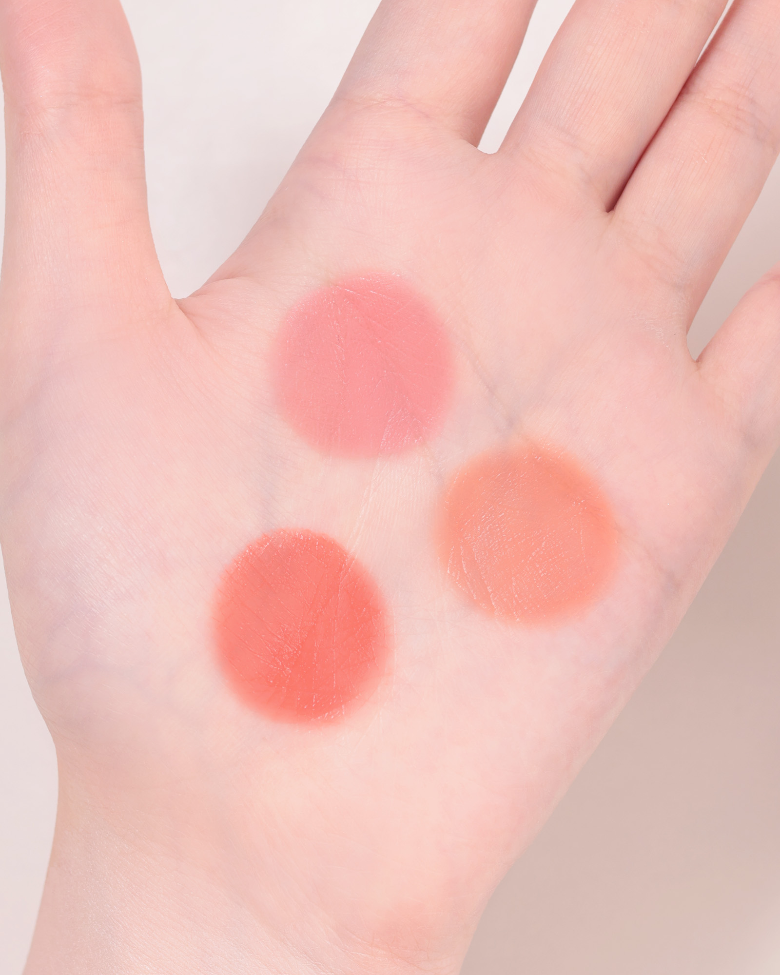 [01 Fluffy Pink] Румяна Code Glokolor Soft Blur