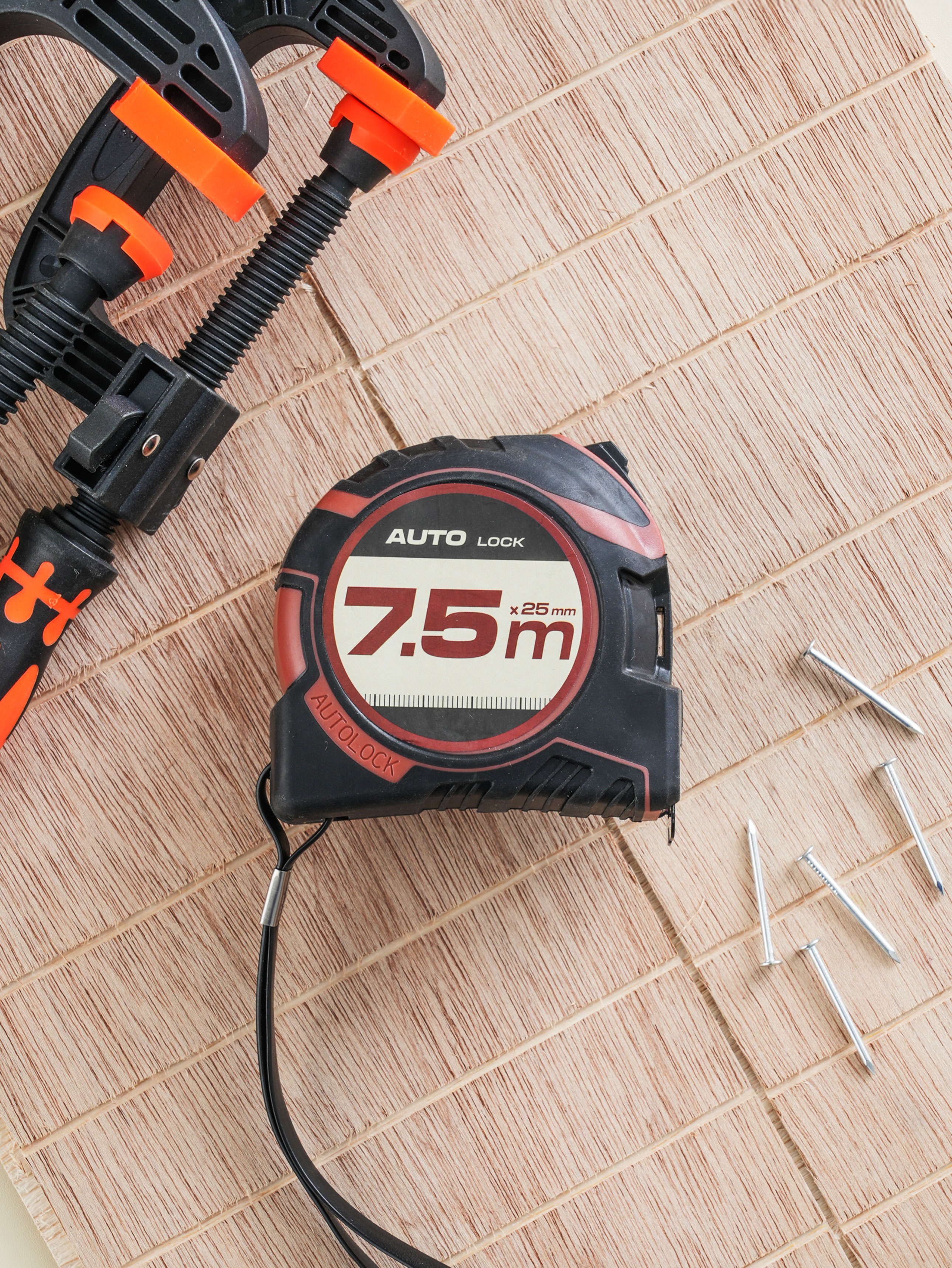 Рулетка Grip Auto Lock 7.5 m X 25 mm, красная