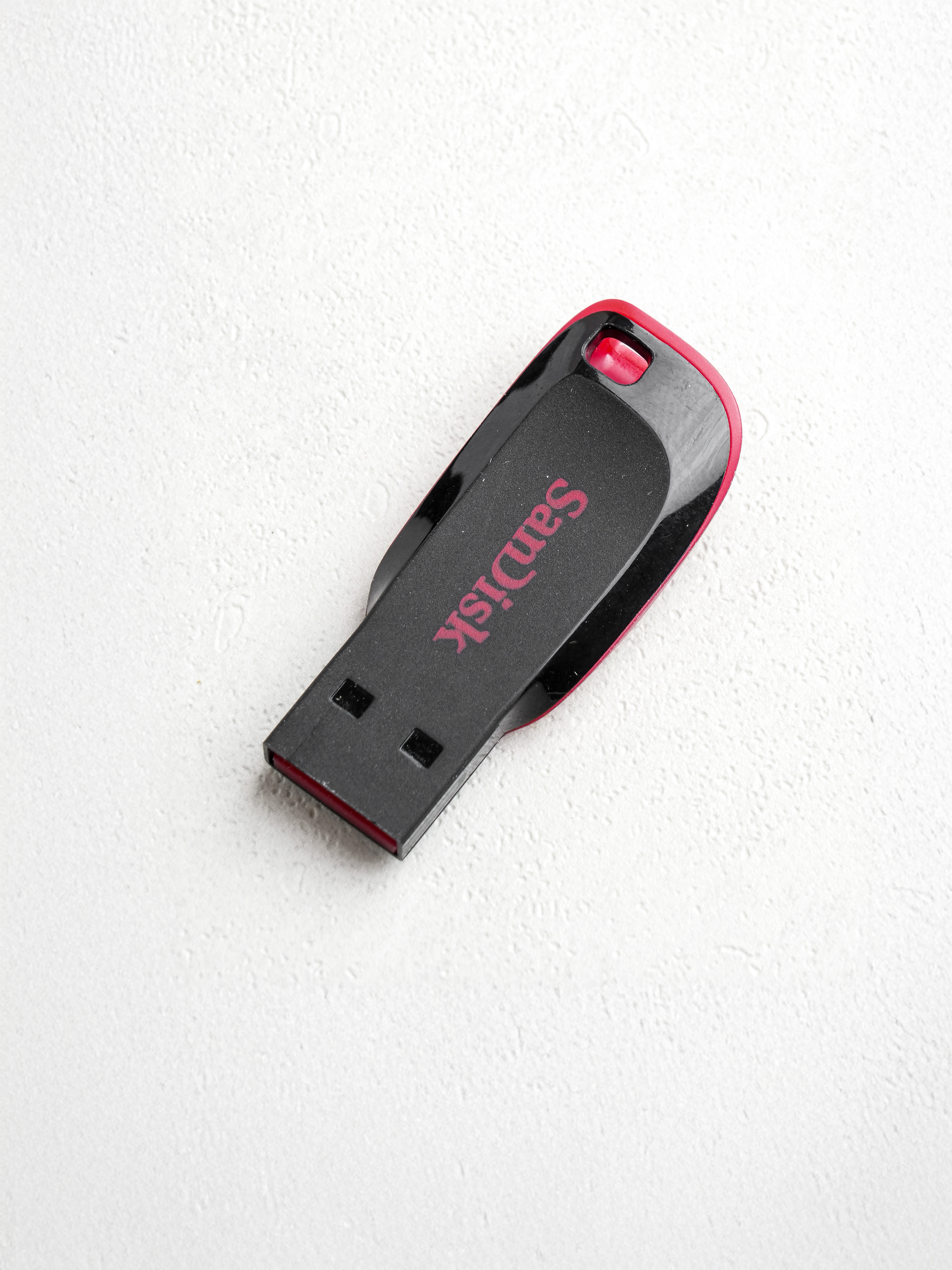 USB-флешка SanDisk 32GB