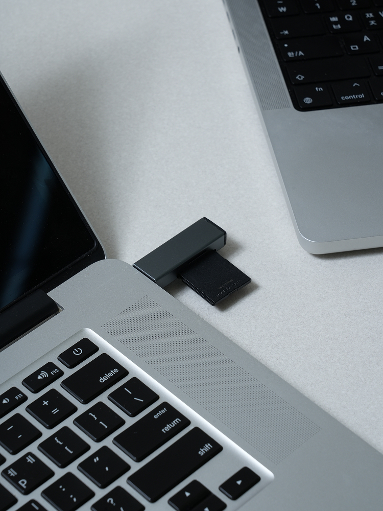 일체형 SD/TF 카드 리더기 USB-A