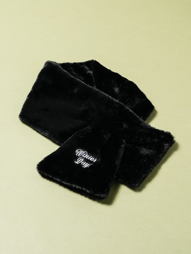 다이소 자수 포인트 퍼 목도리 90 X 15 cm 블랙
