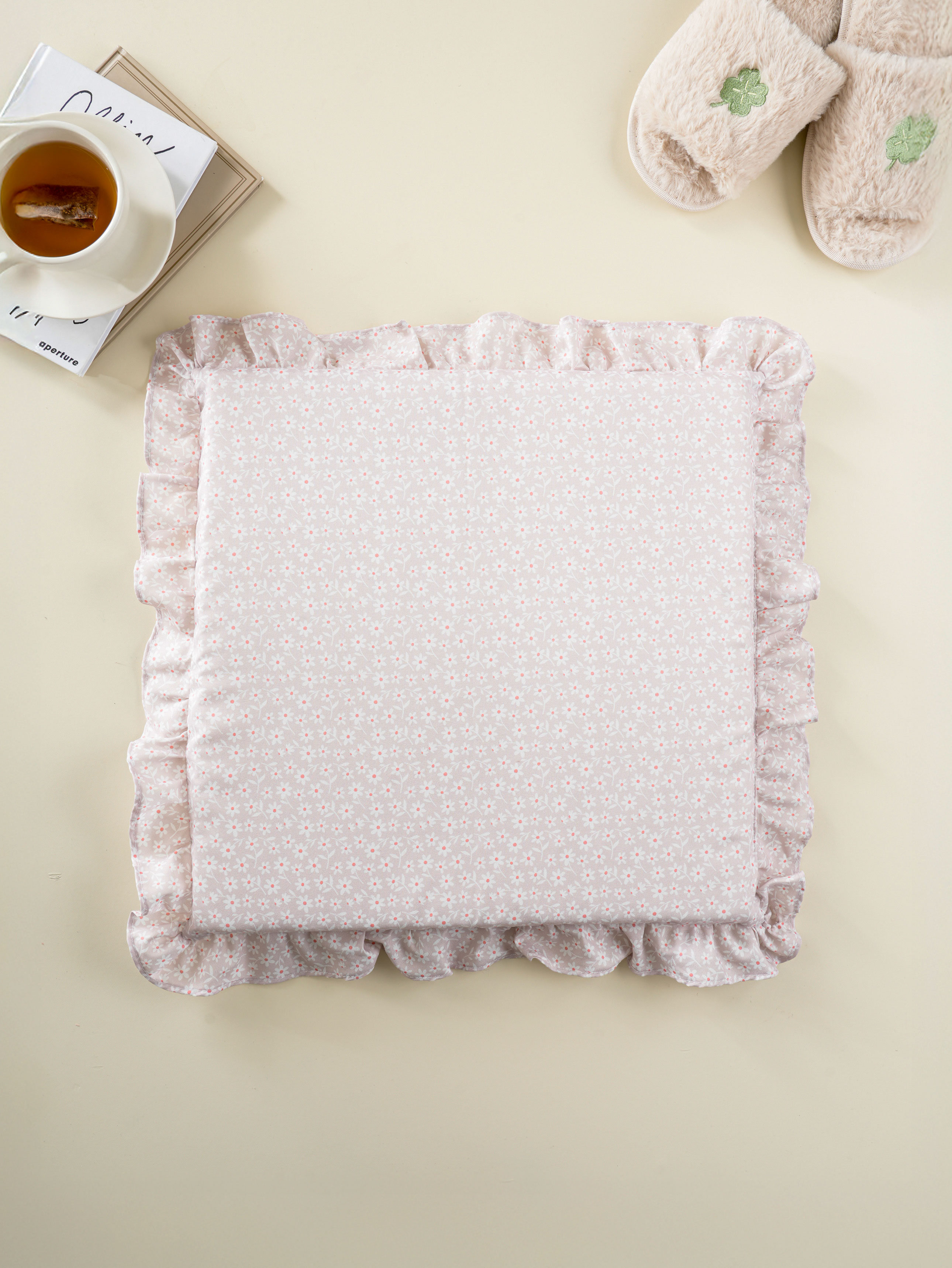 프릴 방석 40 X 40 cm 베이지