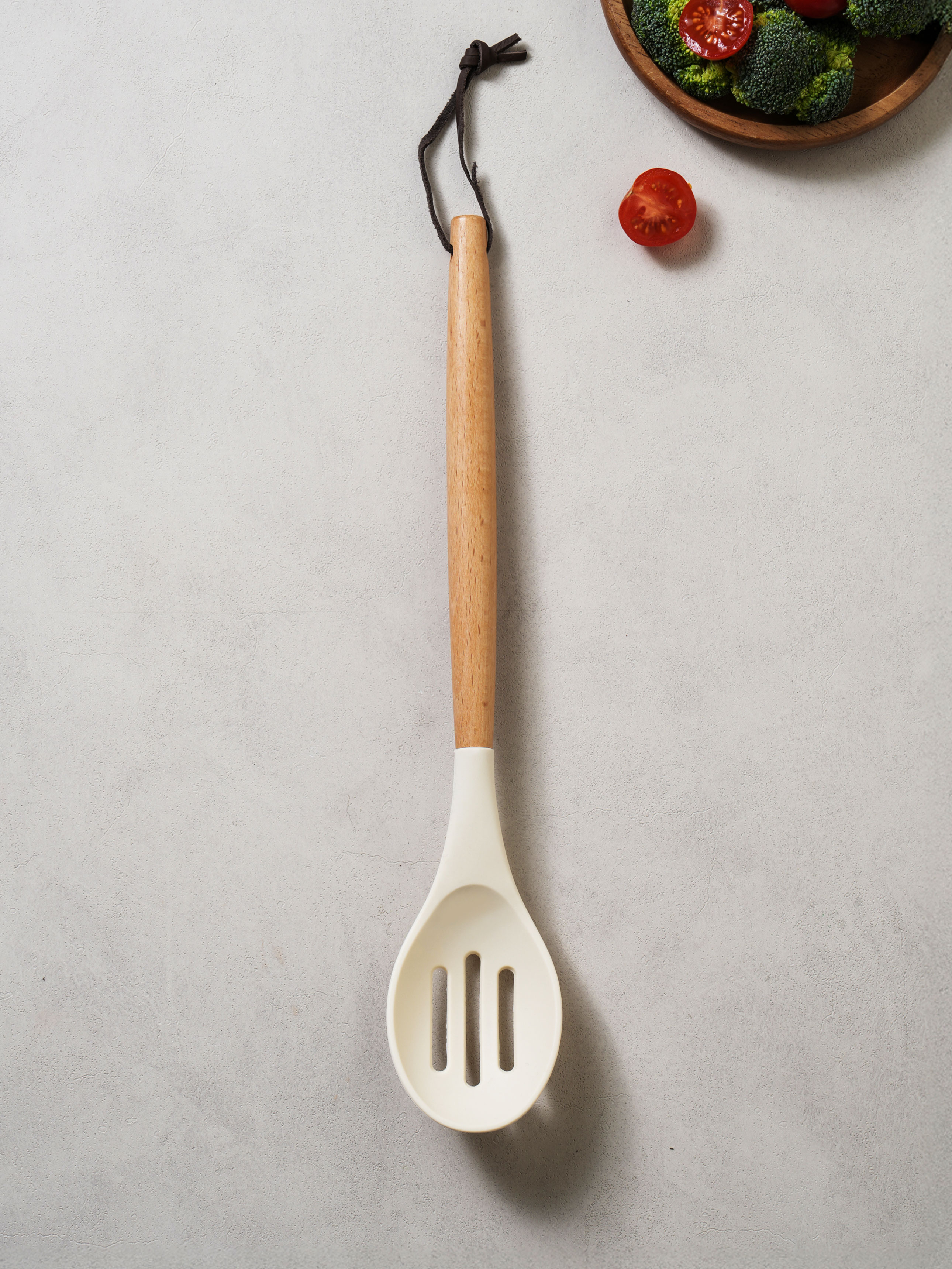 우드 손잡이 실리콘 타공 스푼 31 cm