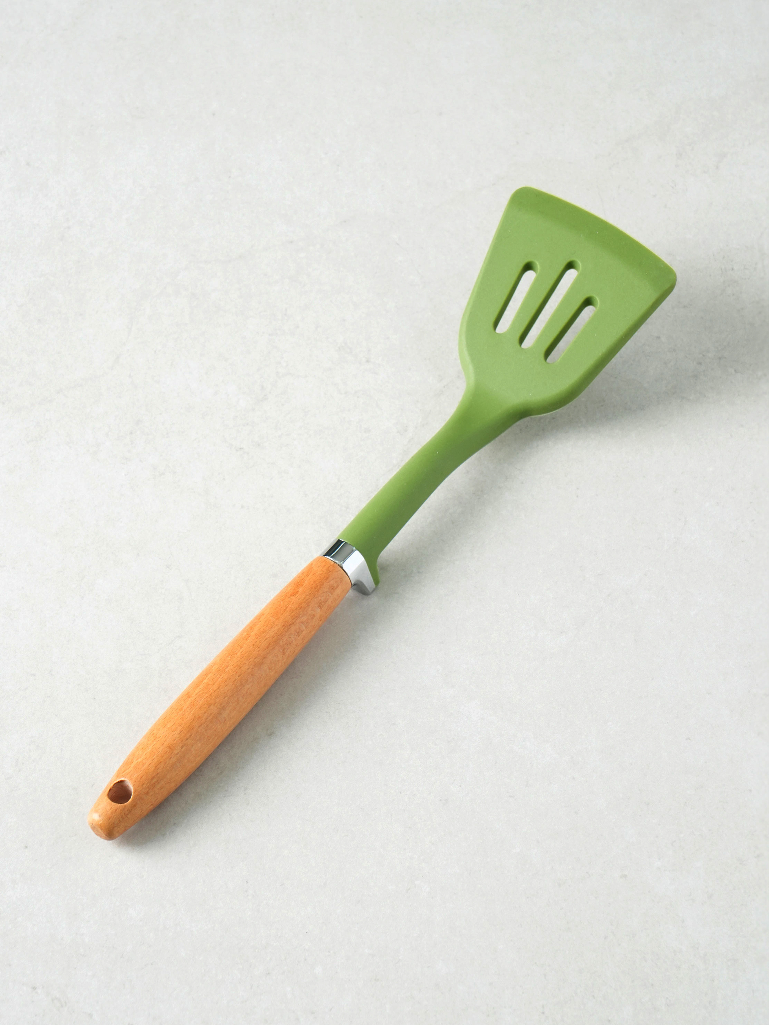 크롬 포인트 실리콘 타공 뒤집개 33 cm 올리브