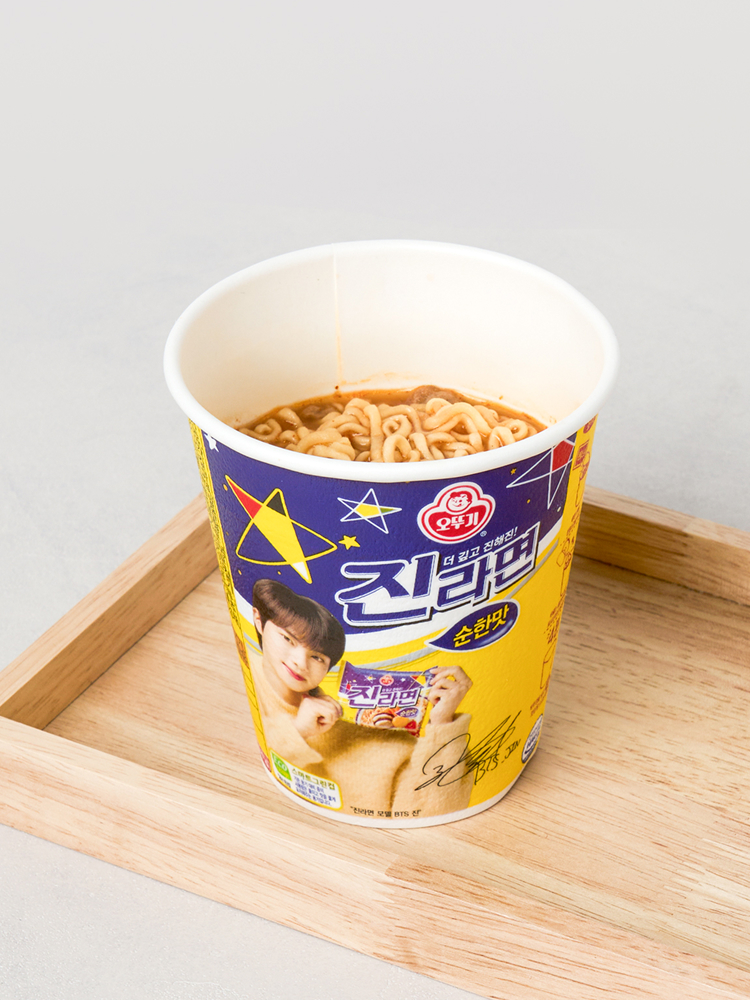 Лапша Ottogi Jin Ramen мягкая малый стакан 6 шт.