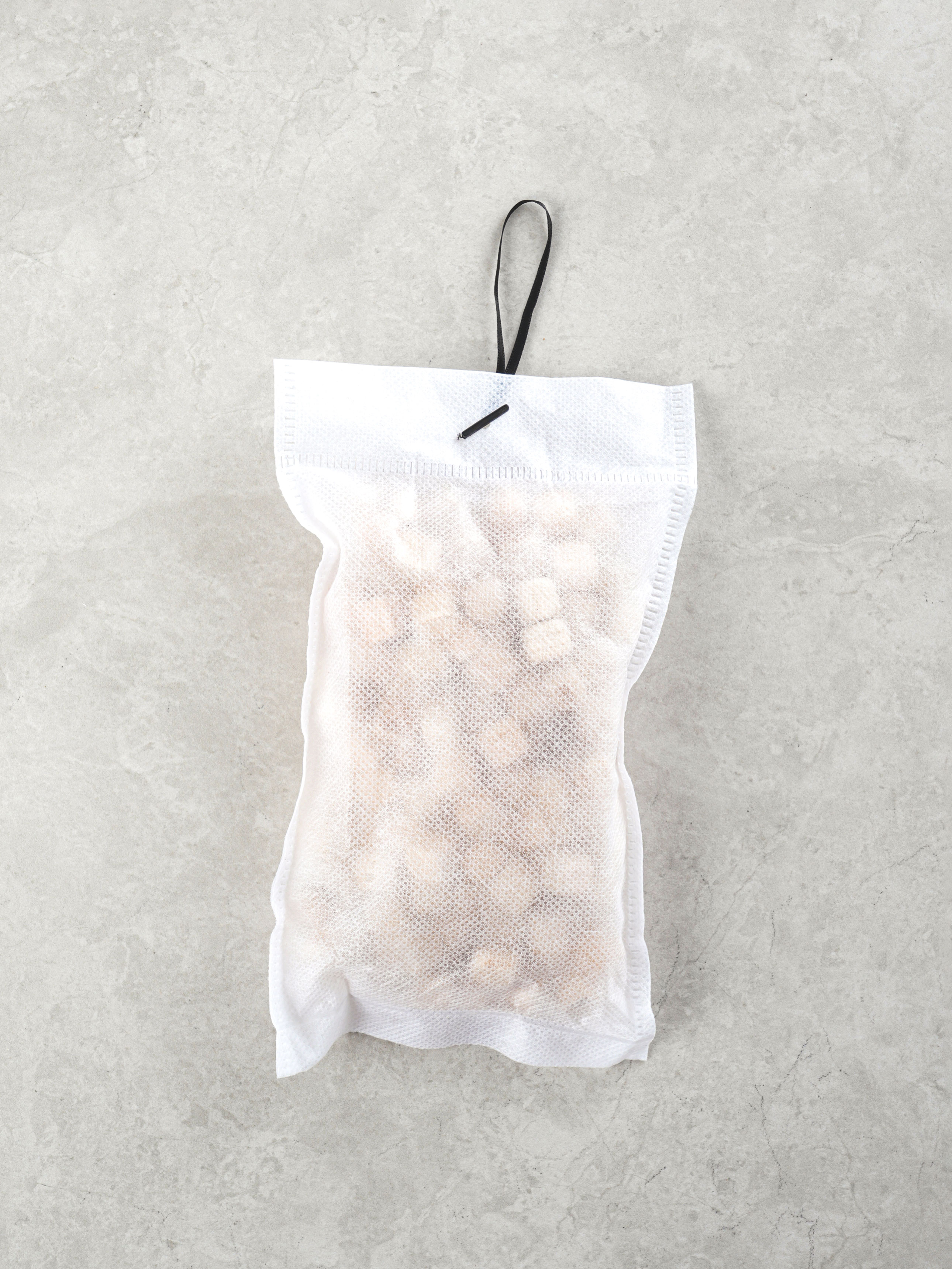 걸이형 편백 큐브 탈취제 80 g 2개입