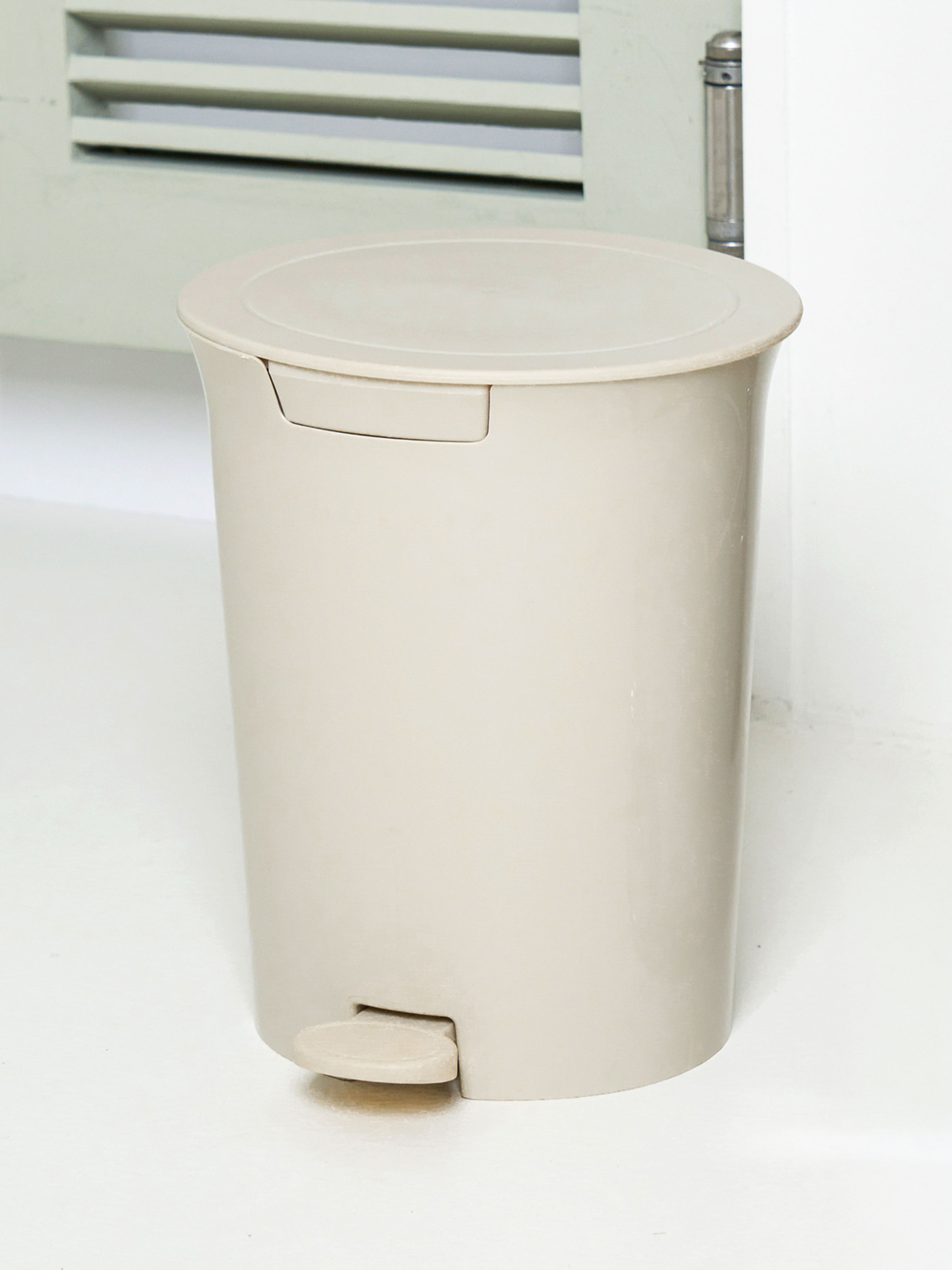 무소음 페달 휴지통 5 L