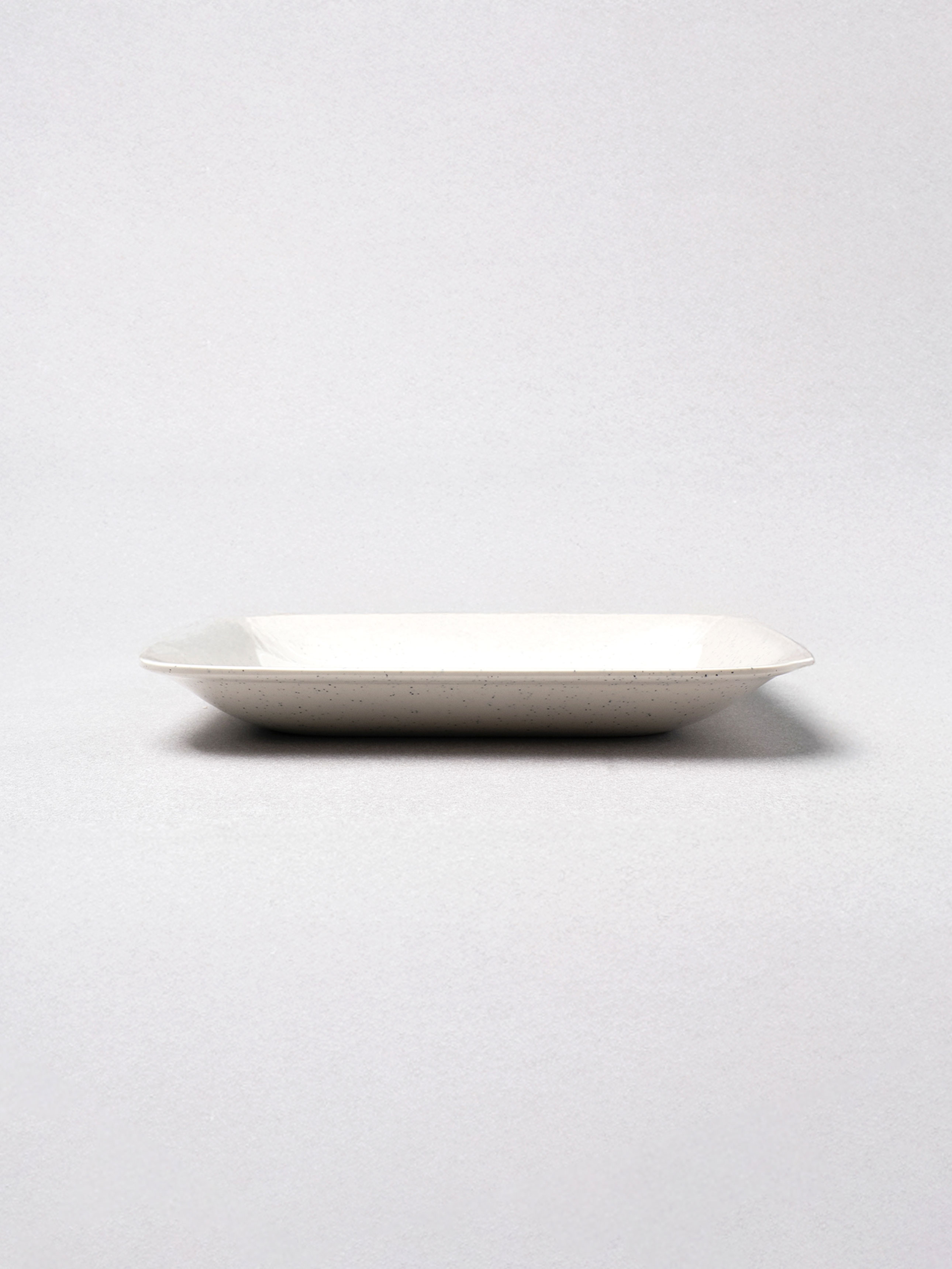 화이트 멜라민 사각 접시 19.5 cm