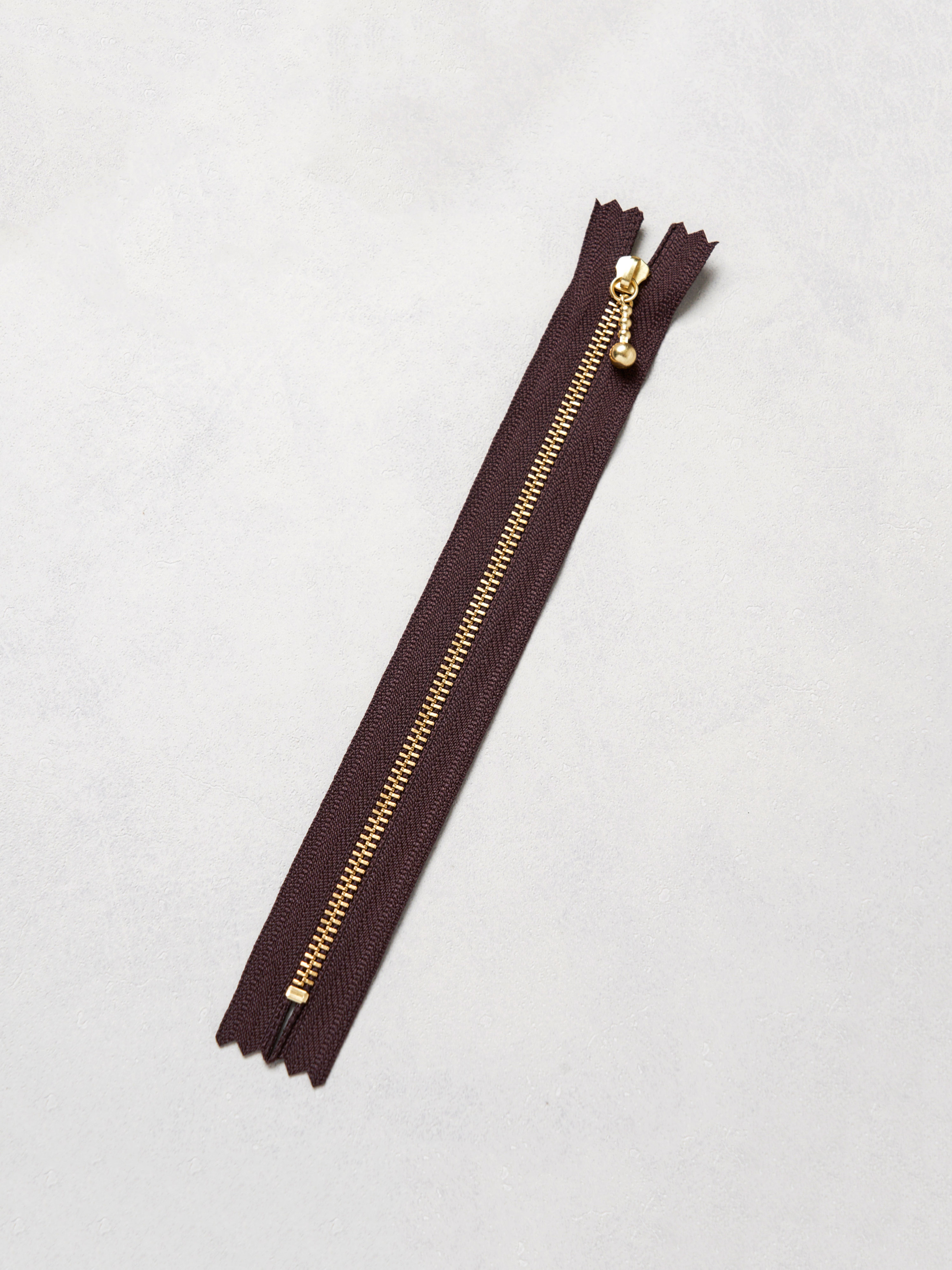 Японская золотая молния YKK 20 cm коричневая