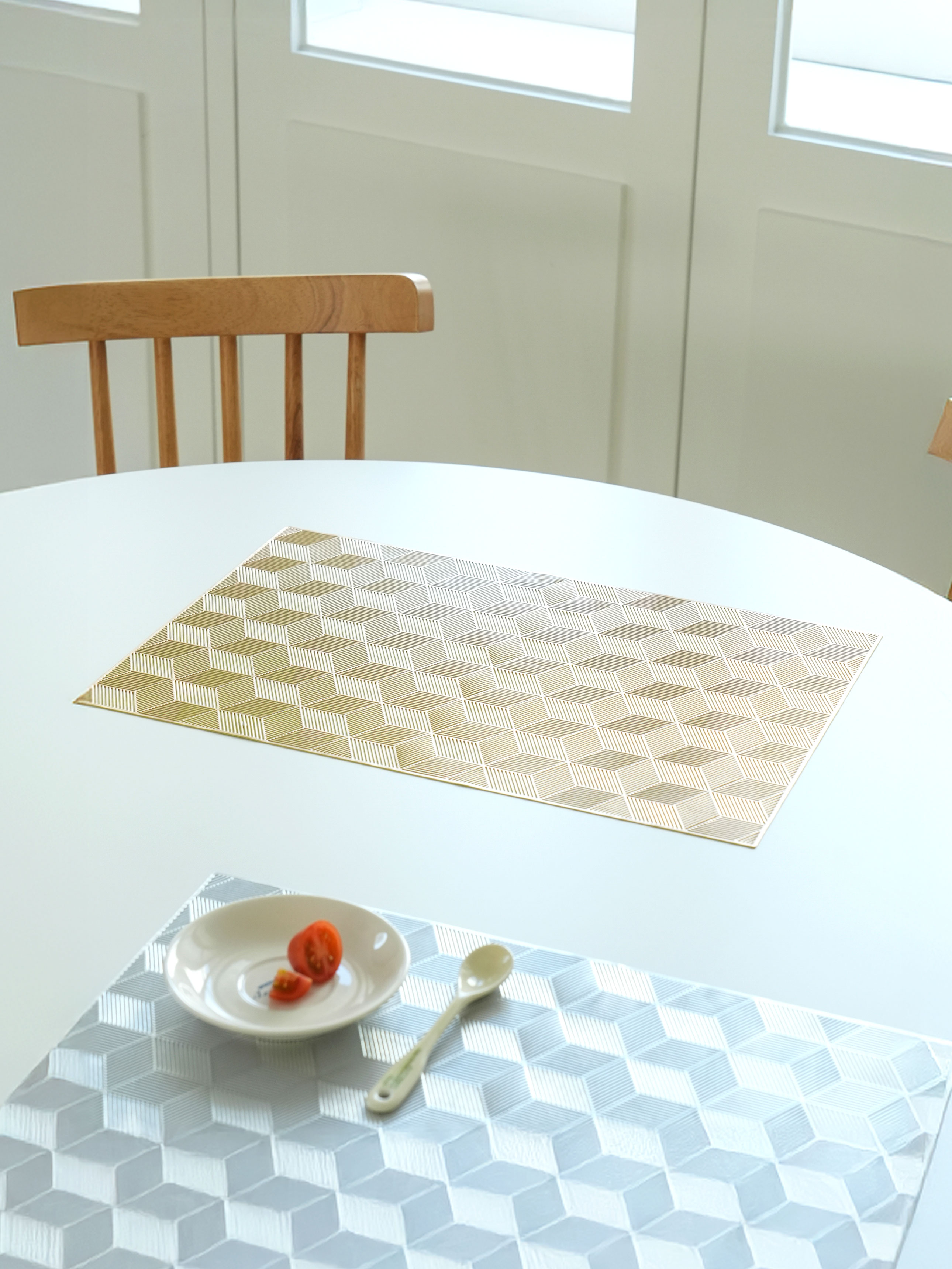 직사각 패턴 테이블 매트 45 X 30 cm 골드