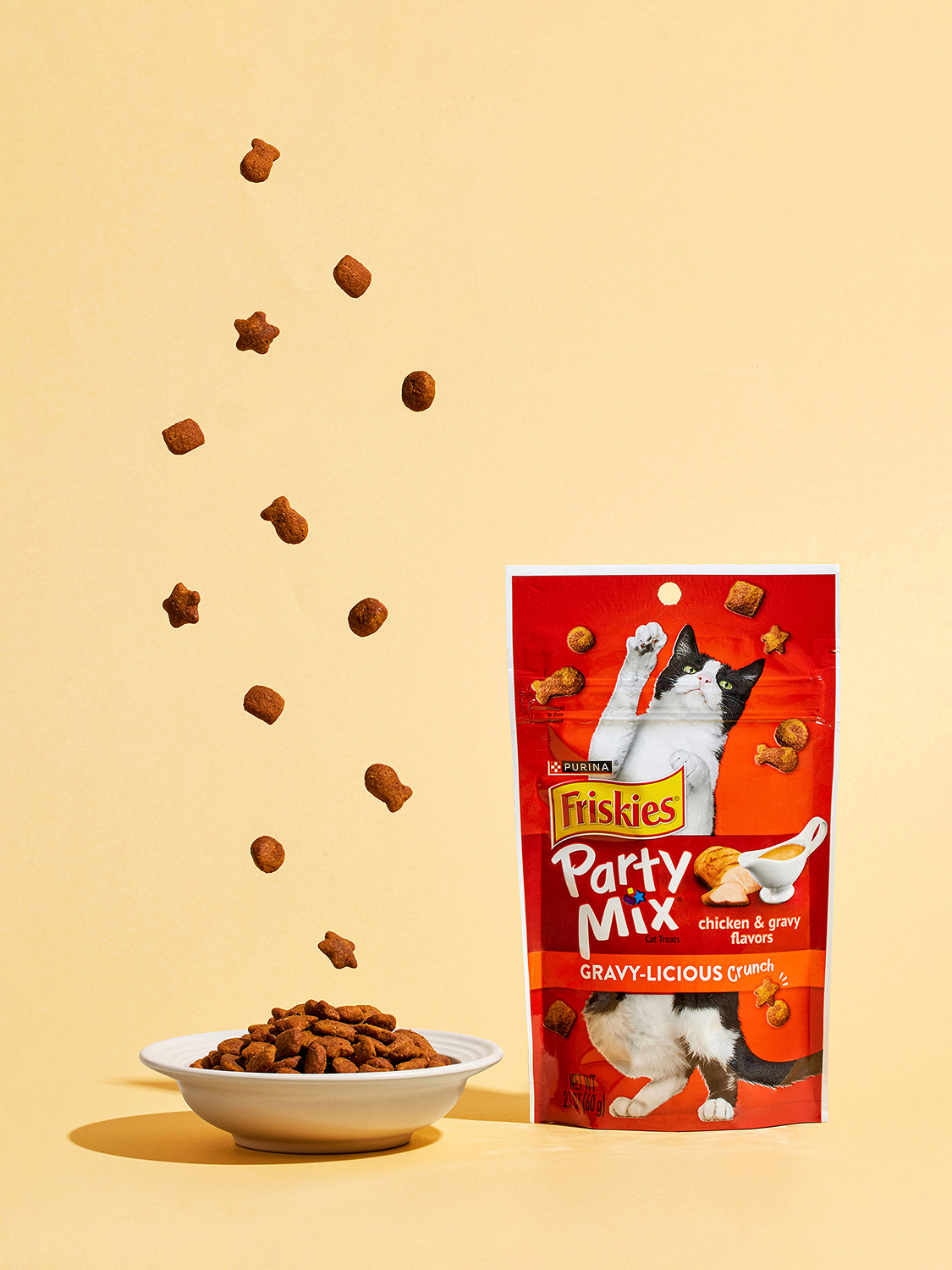[Для питомцев] Friskies Party Mix со вкусом курицы 60 г