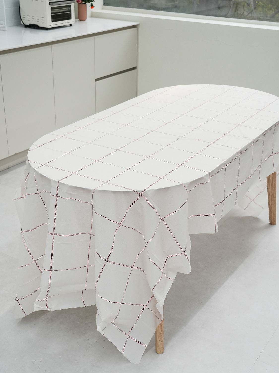 모던 체크 6인 식탁 테이블보 274 X 137 cm 레드