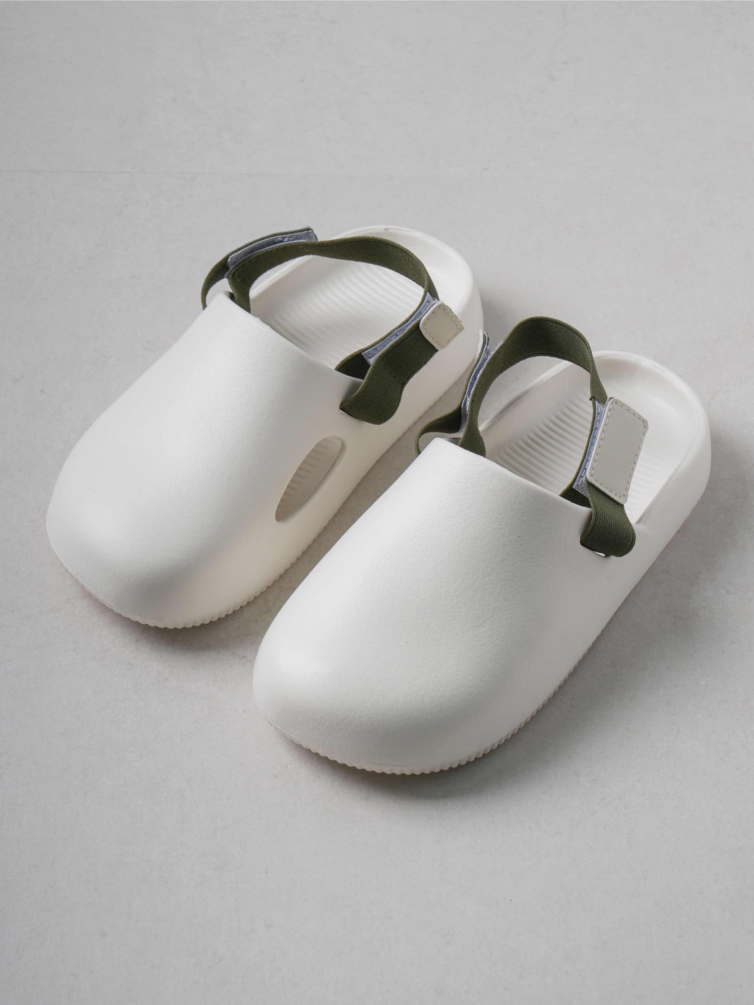 막힘형 밴딩 샌들 230~250 mm