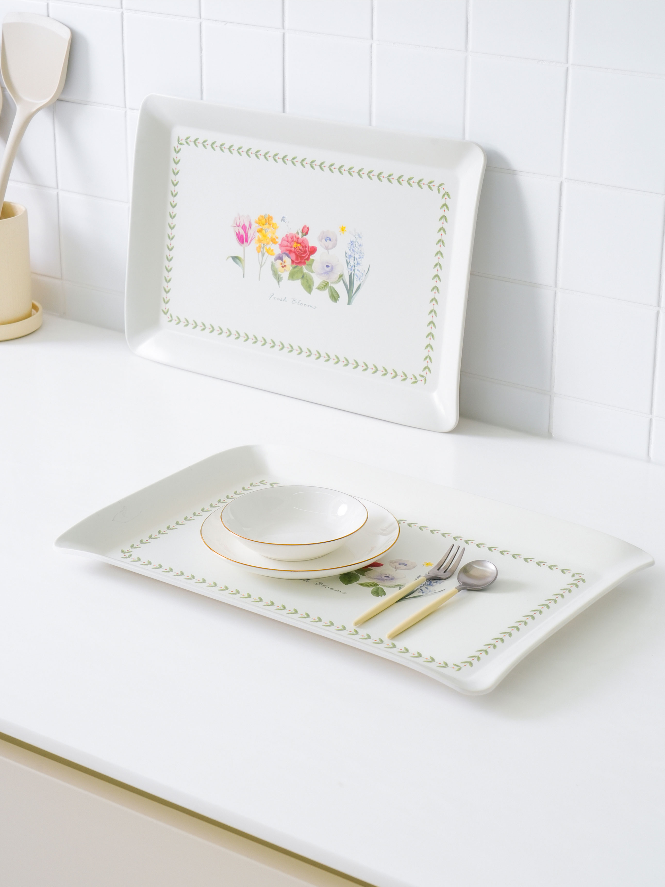 Титановый поднос Цветок 40 X 27 cm