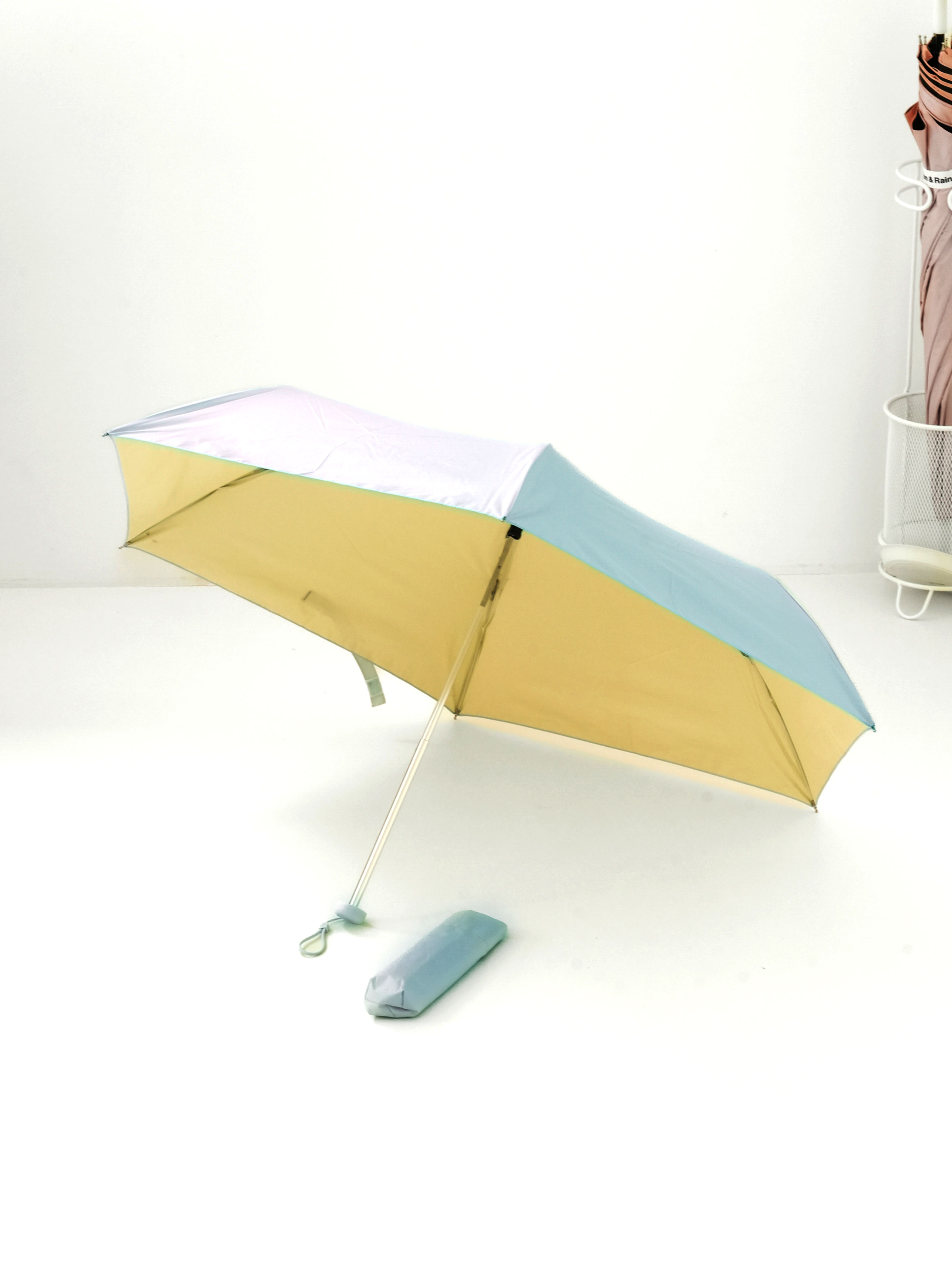 [UV 최대97% 차단] 투톤 암막 3단 우양산 6K 49 cm 블루