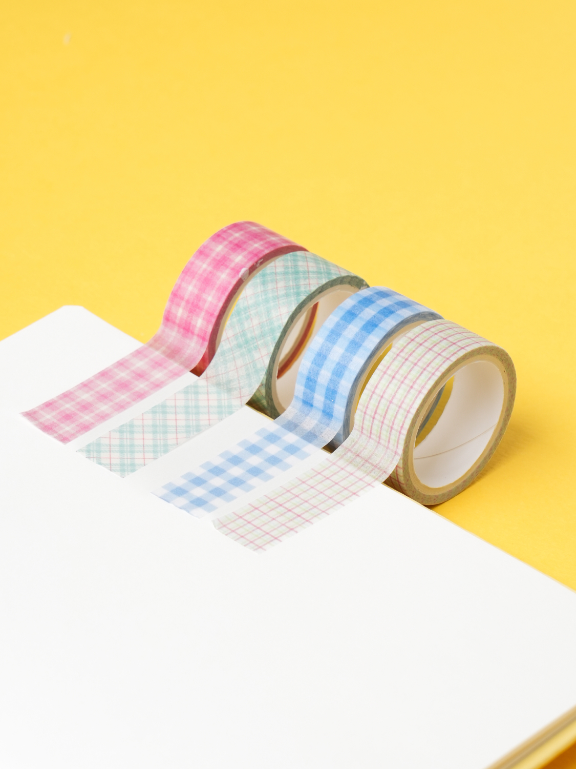 마스킹 테이프 15 mm X 4 m 4개입 체크