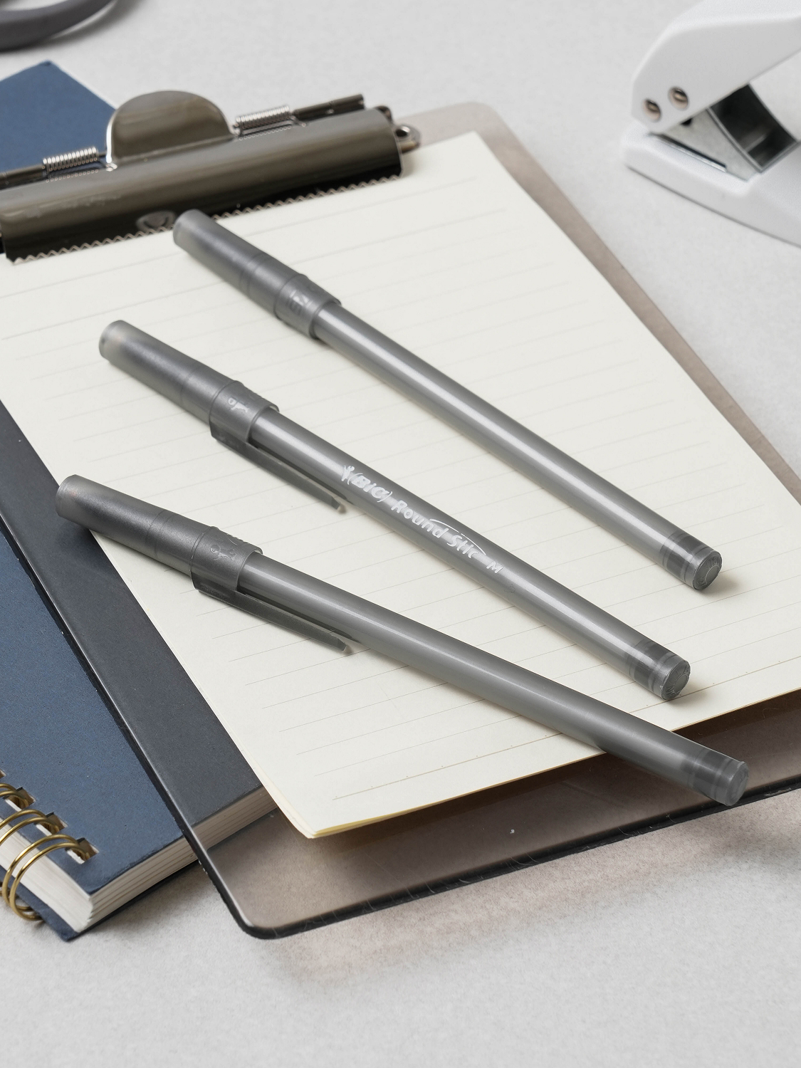 Шариковая ручка BIC Round Stic 1.0 мм 3 шт. черная