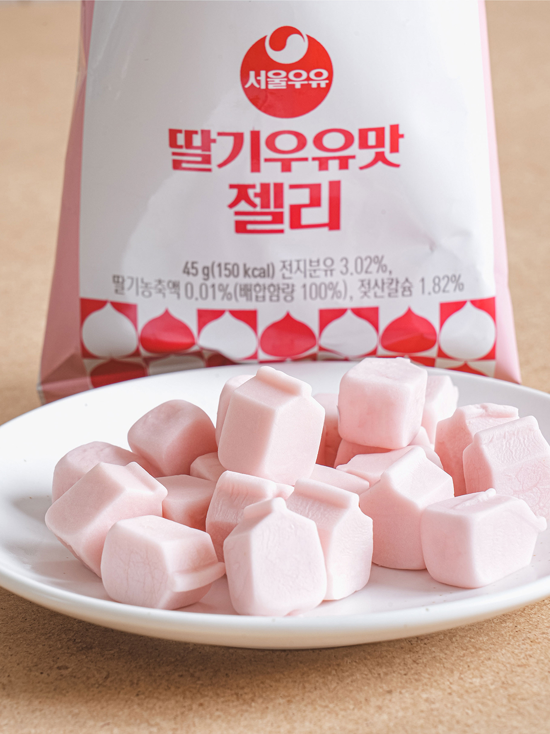 Желе со вкусом клубничного молока Seoul Milk 45 г
