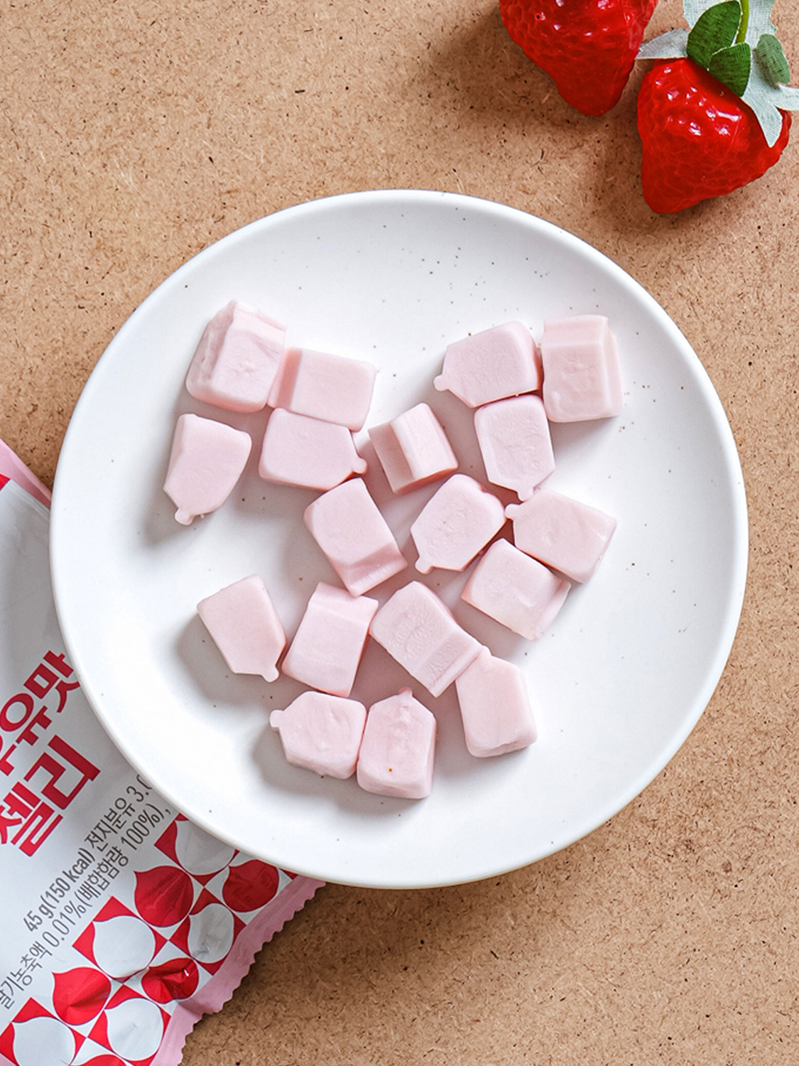 Желе со вкусом клубничного молока Seoul Milk 45 г